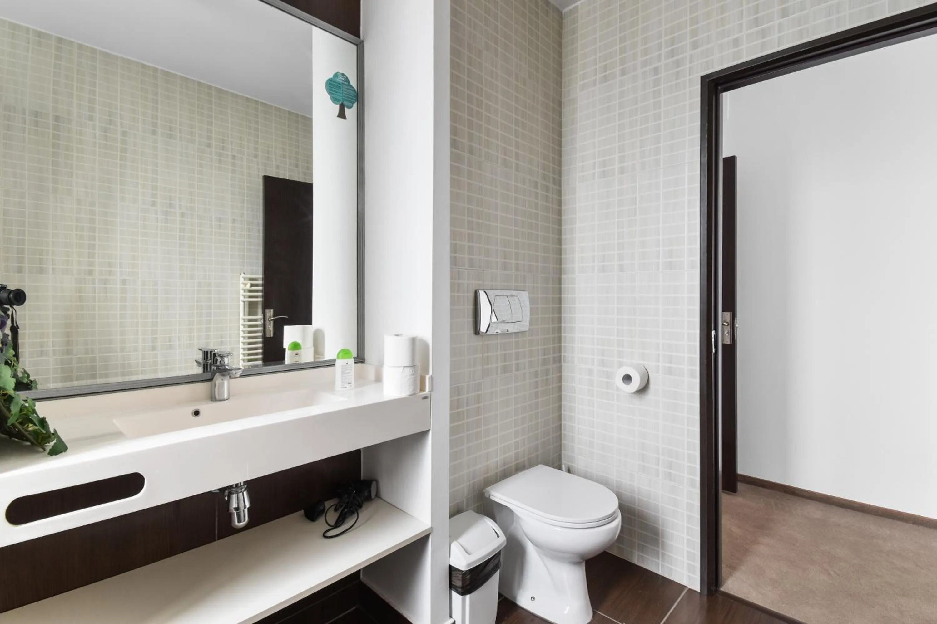 Toilet in Uni88 Apart Hotel