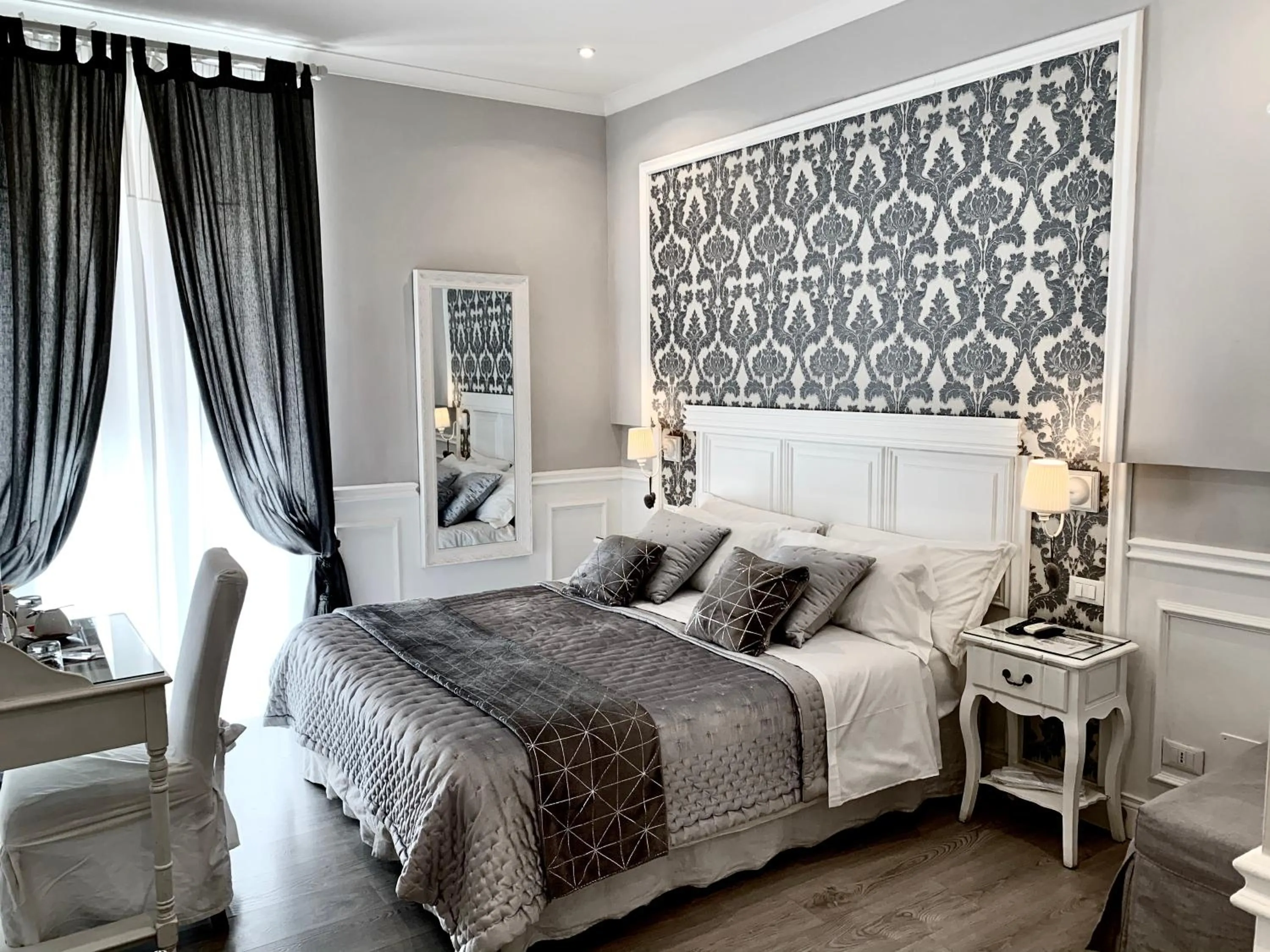 Photo of the whole room, Bed in Charme & Chic Prestige