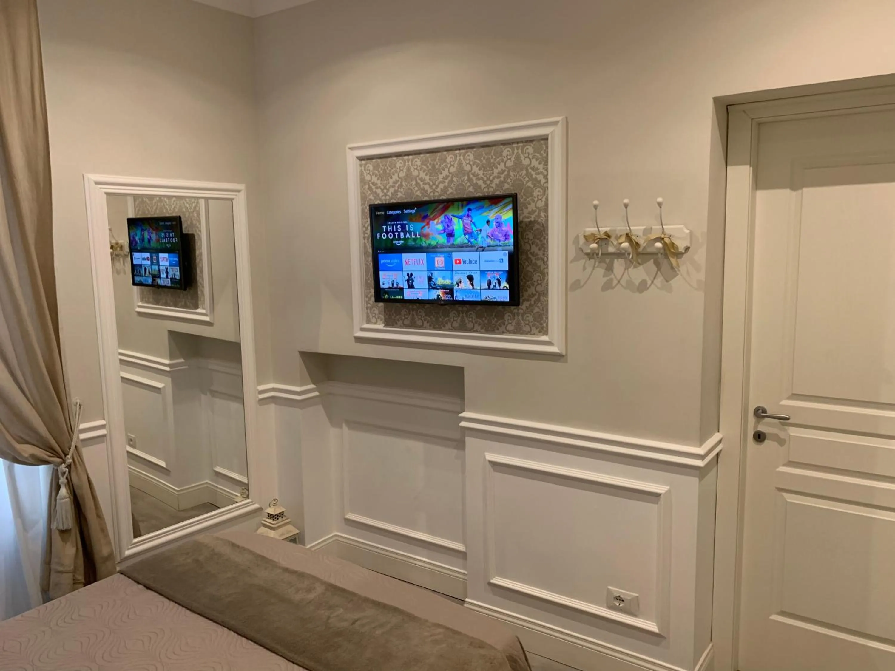 Photo of the whole room in Charme & Chic Prestige