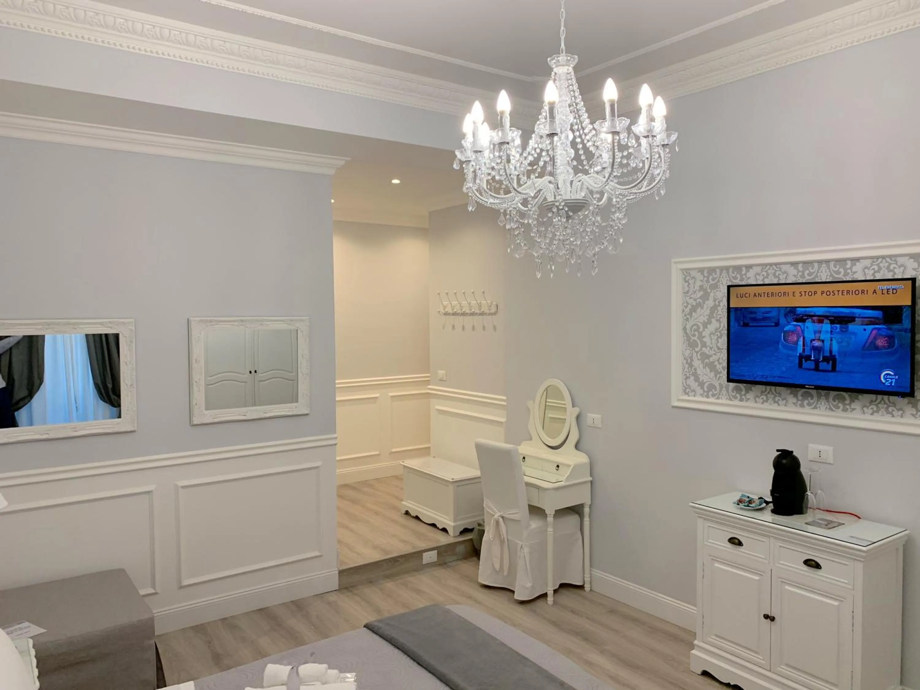 Photo of the whole room in Charme & Chic Prestige