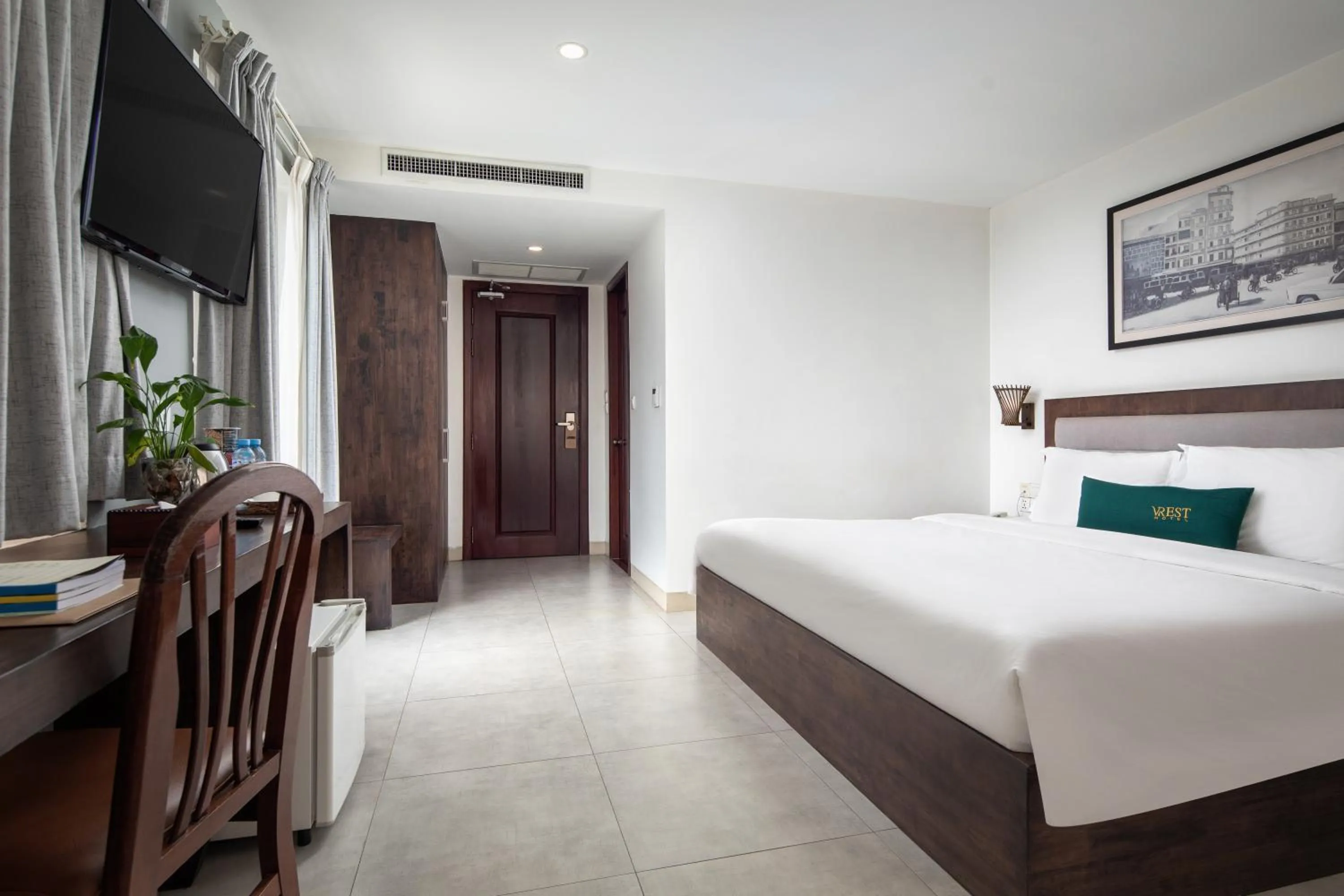 Bedroom, Bed in Vrest Hotel