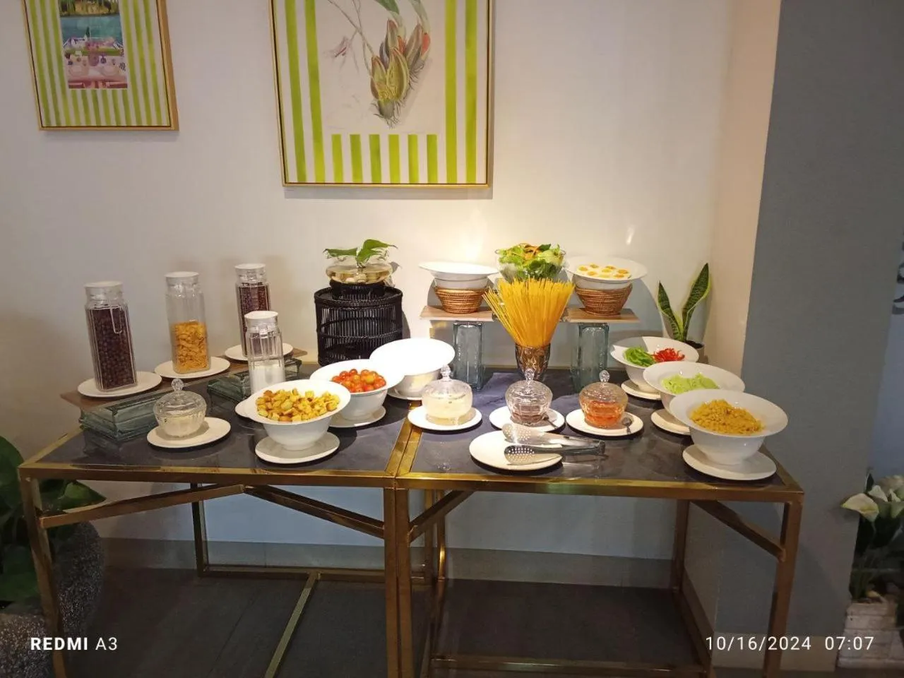 Breakfast in Vrest Hotel