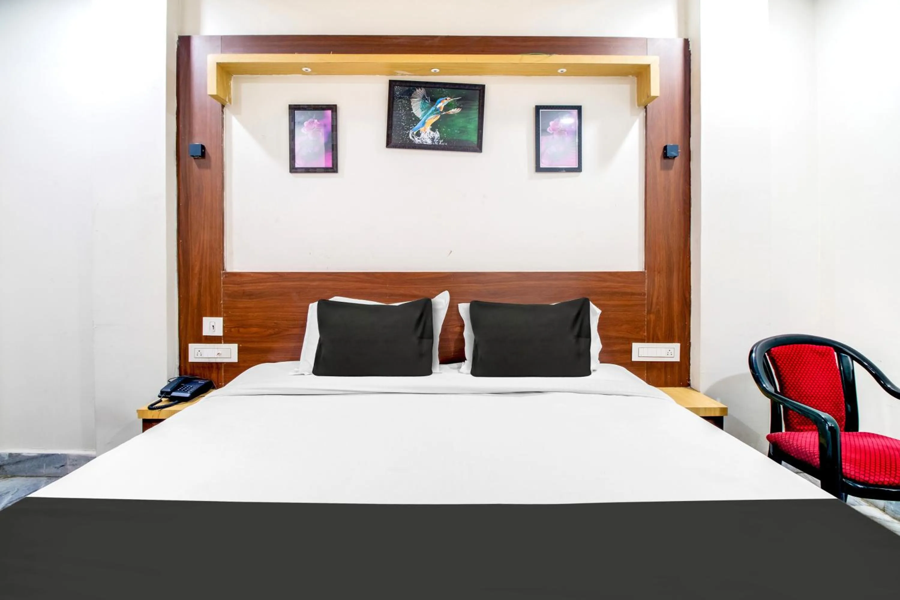 Bedroom, Bed in Super Hotel O Gurudwara Near RTC Complex