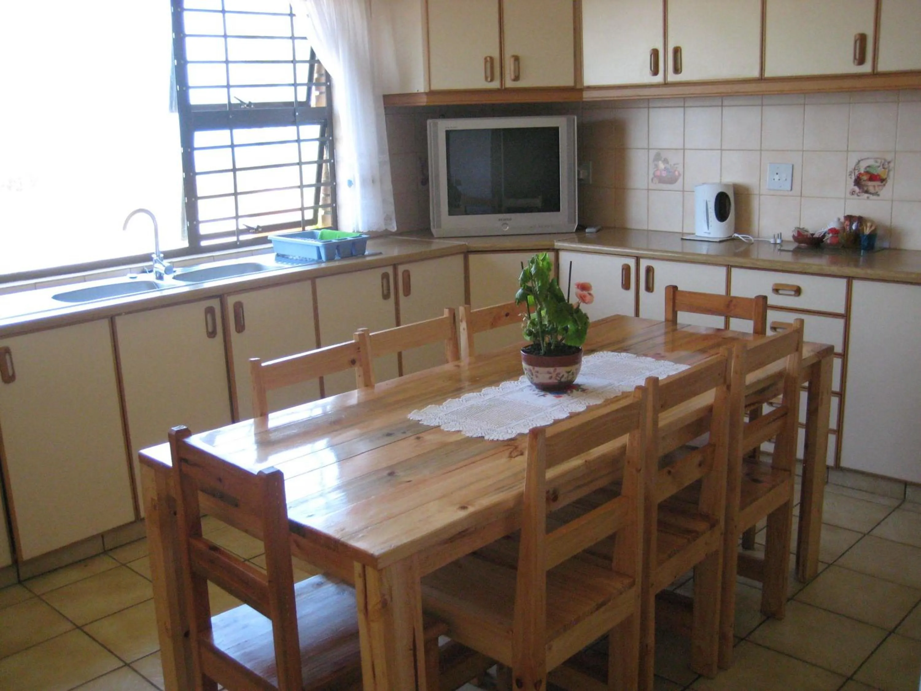 Kitchen or kitchenette in Dolphins View Self Catering Guesthouse