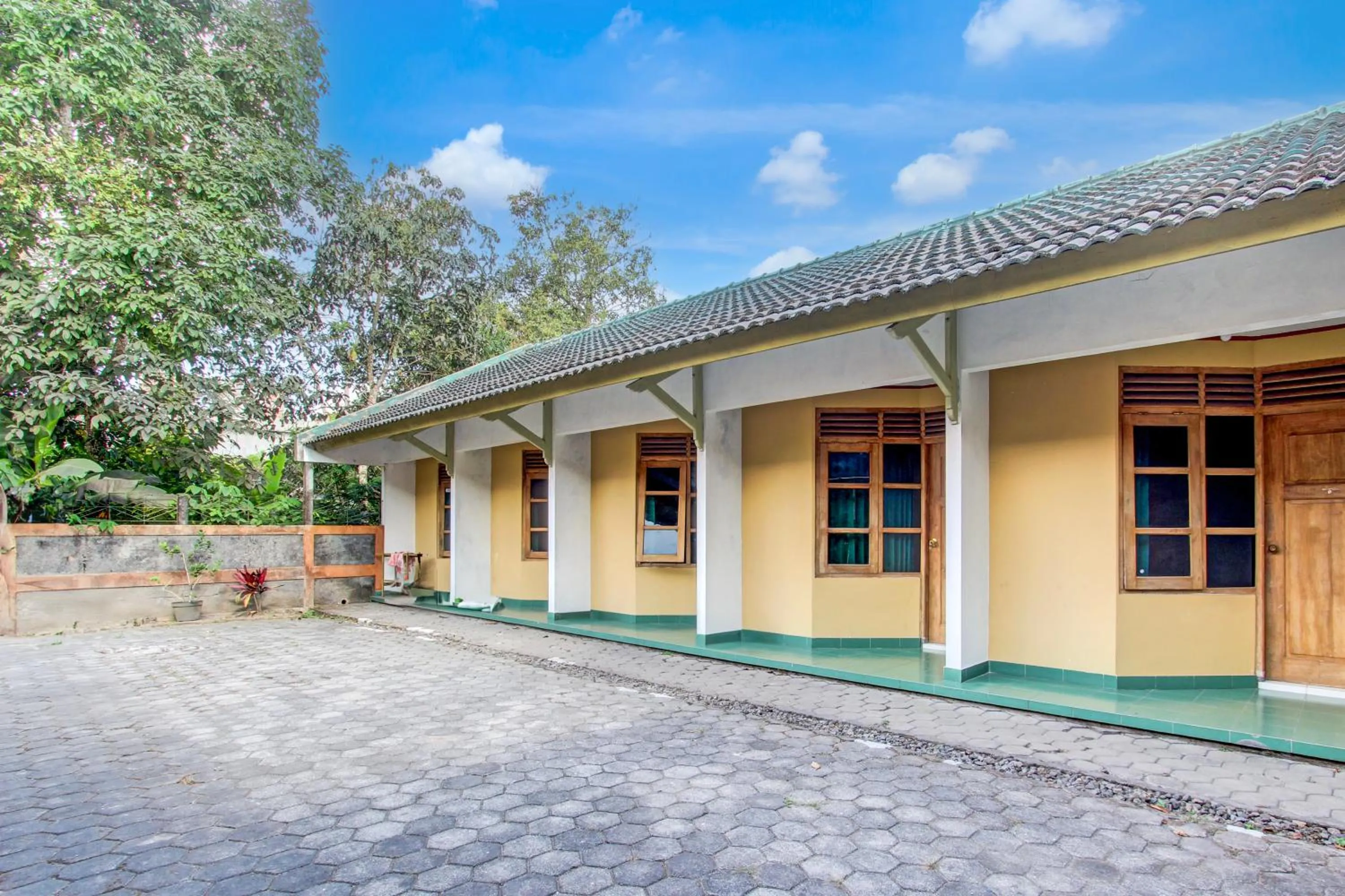 Facade/entrance in Hotel O Pondok Wisata Kaliandra Kaliurang