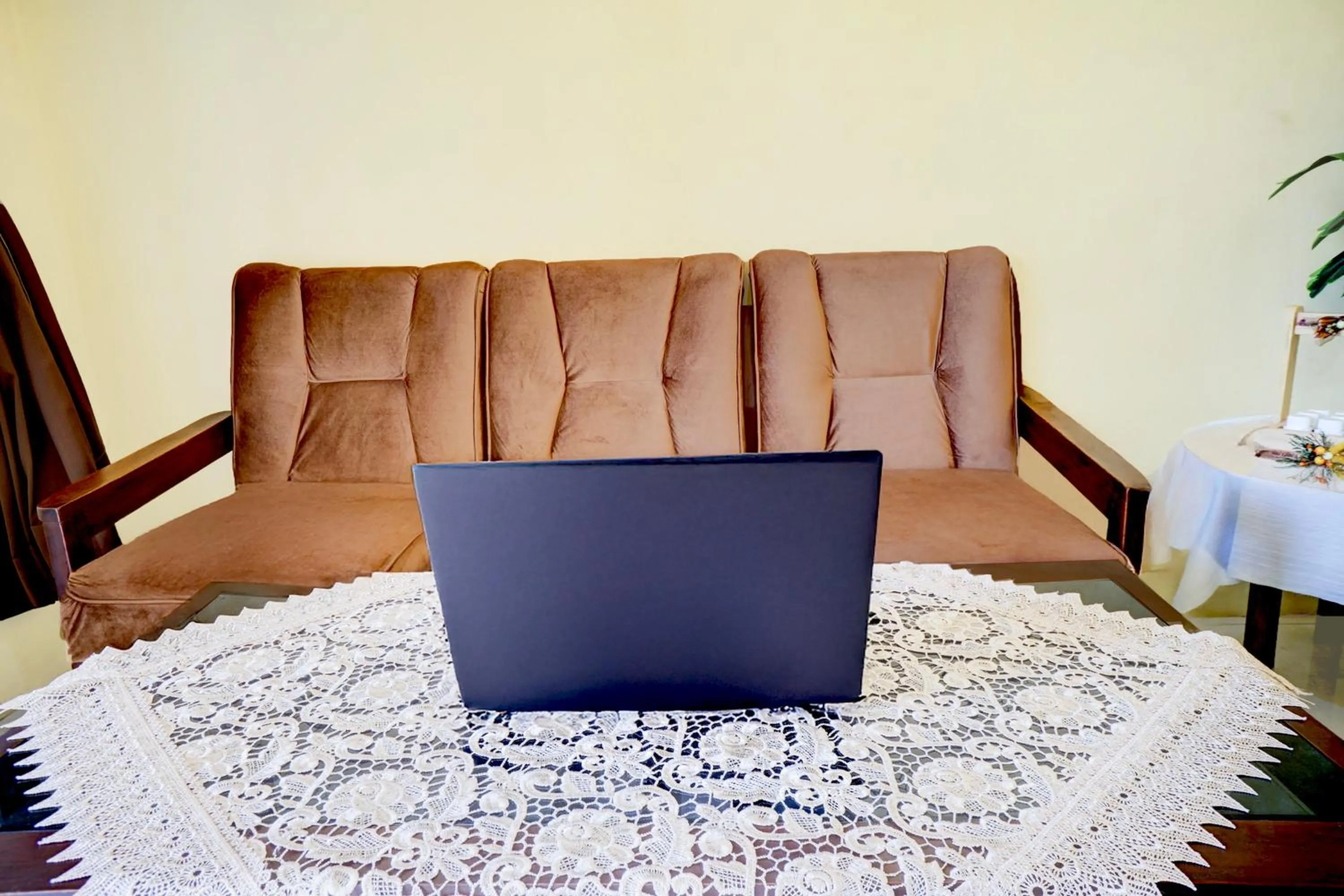 Lobby or reception in Hotel O MIOXIO Syariah Kost
