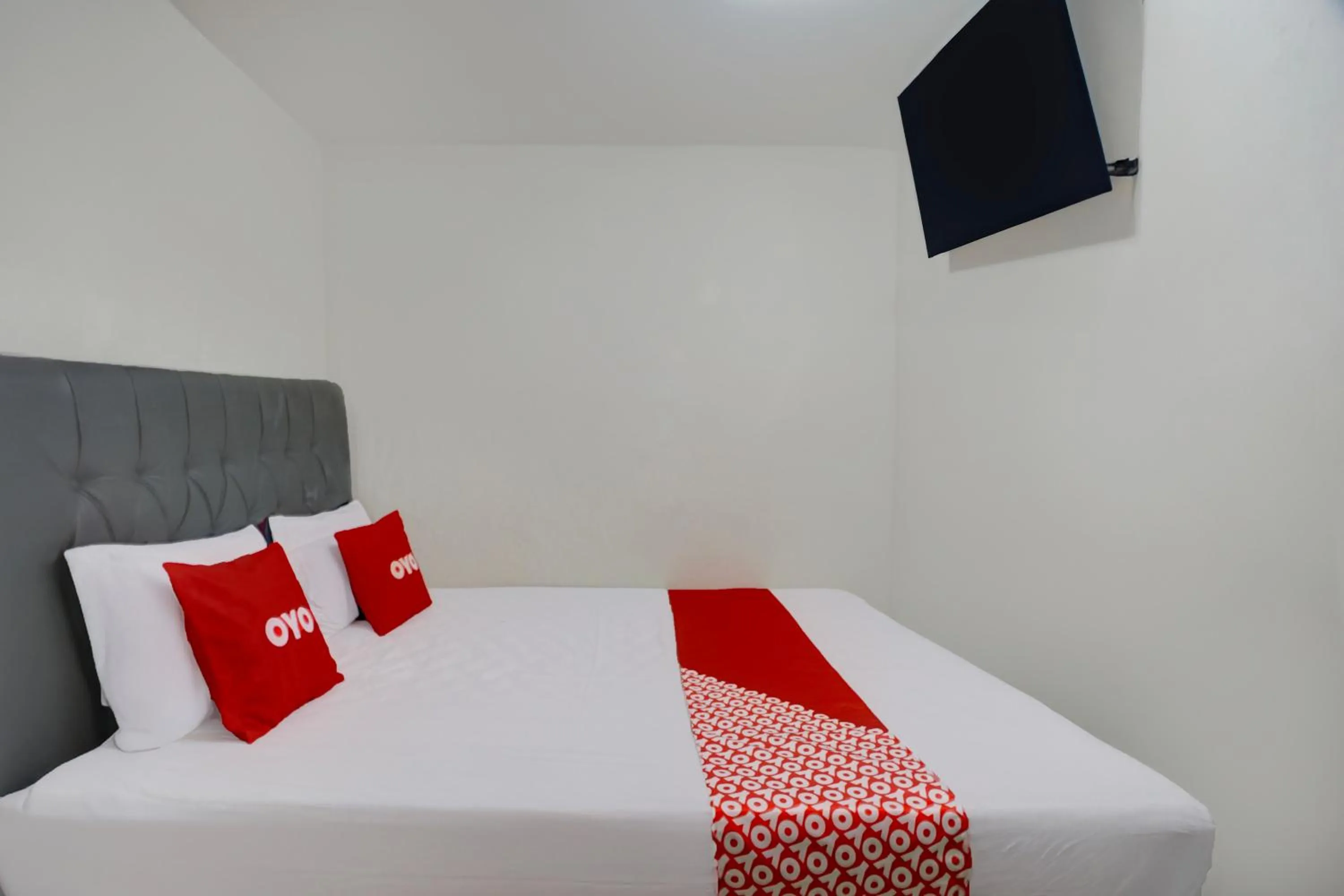 Bedroom, Bed in Hotel O MIOXIO Syariah Kost