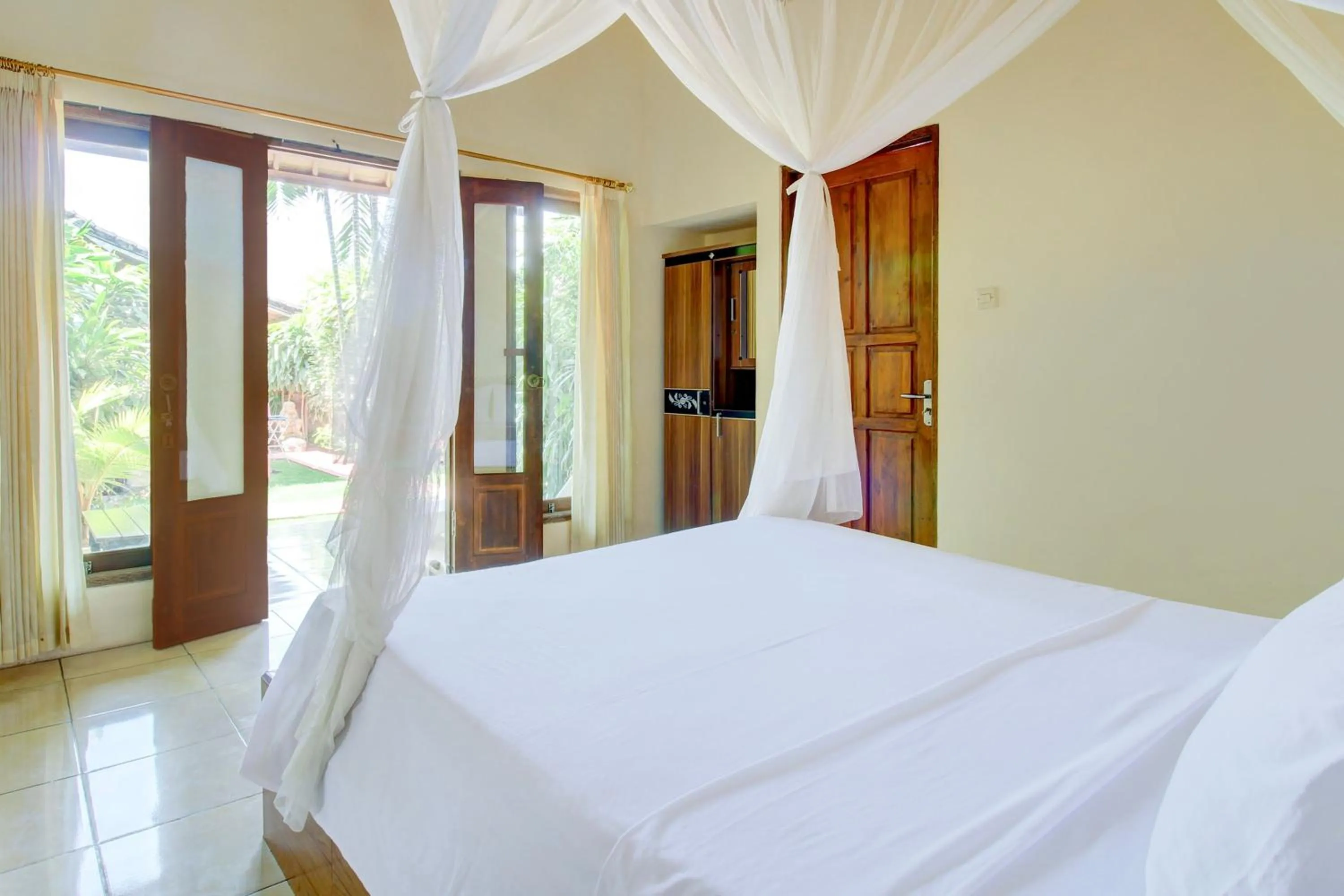 Bedroom, Bed in Capital O 94226 Kubu Mesari