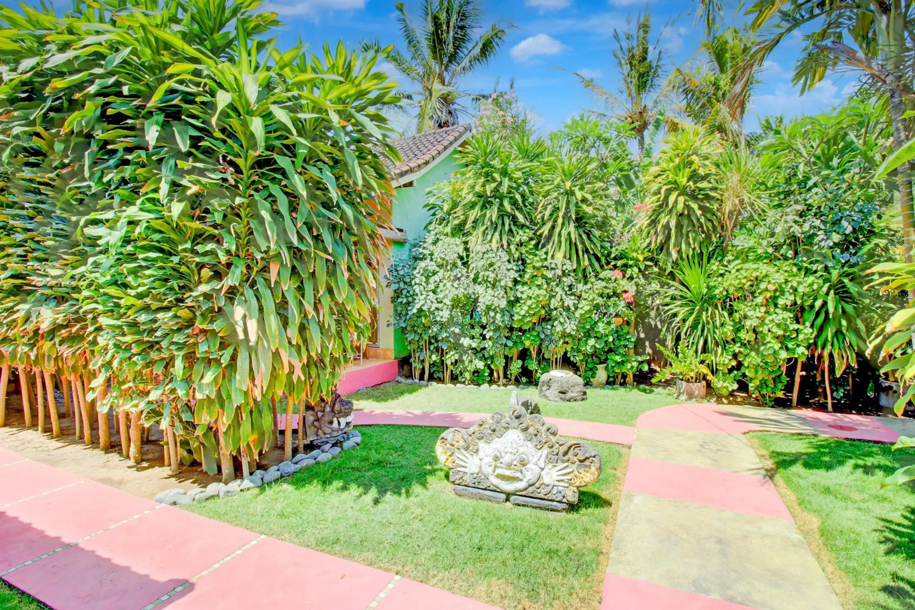 Lobby or reception in Capital O 94226 Kubu Mesari