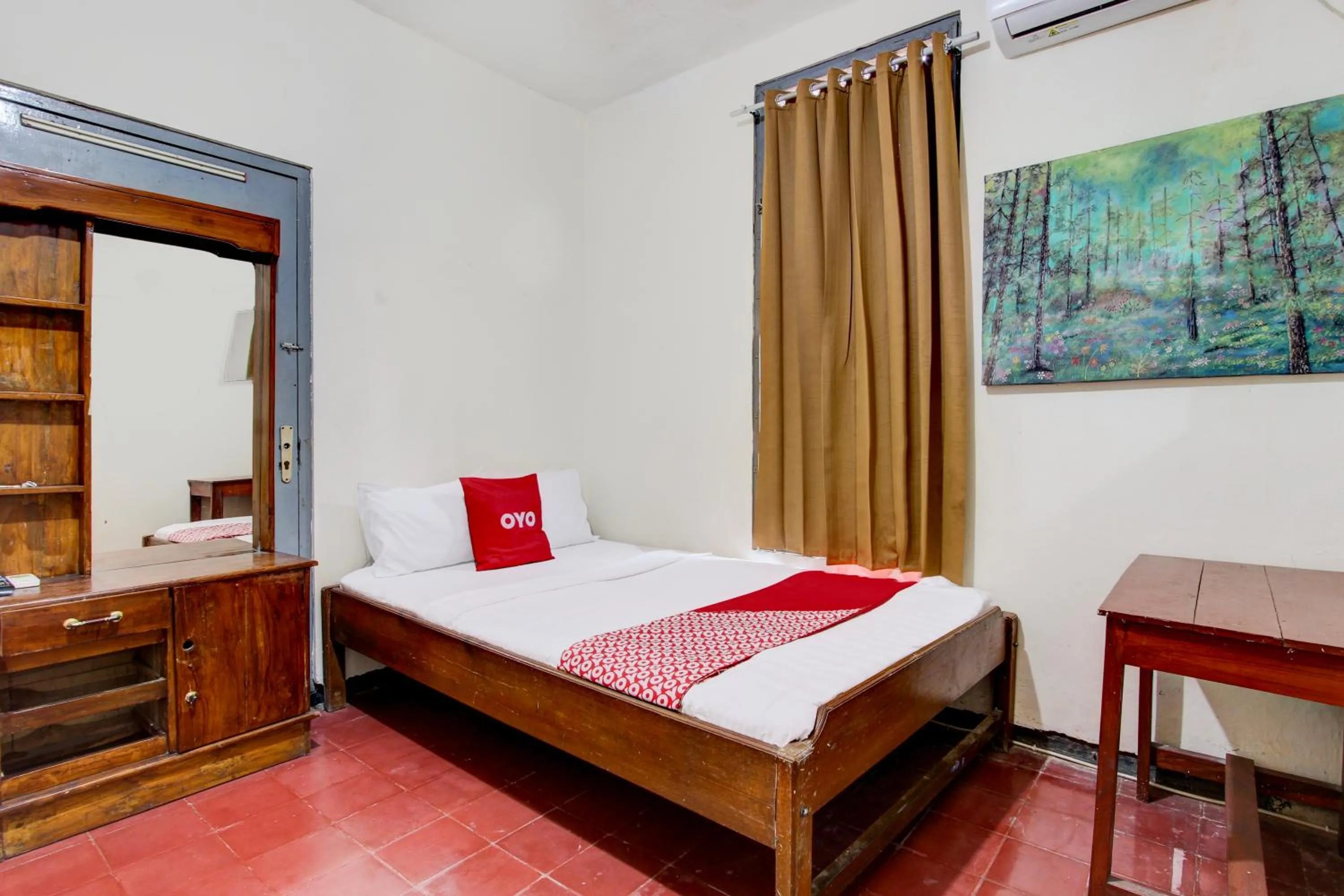 Photo of the whole room, Bed in Hotel O Homestay Alqid Syariah