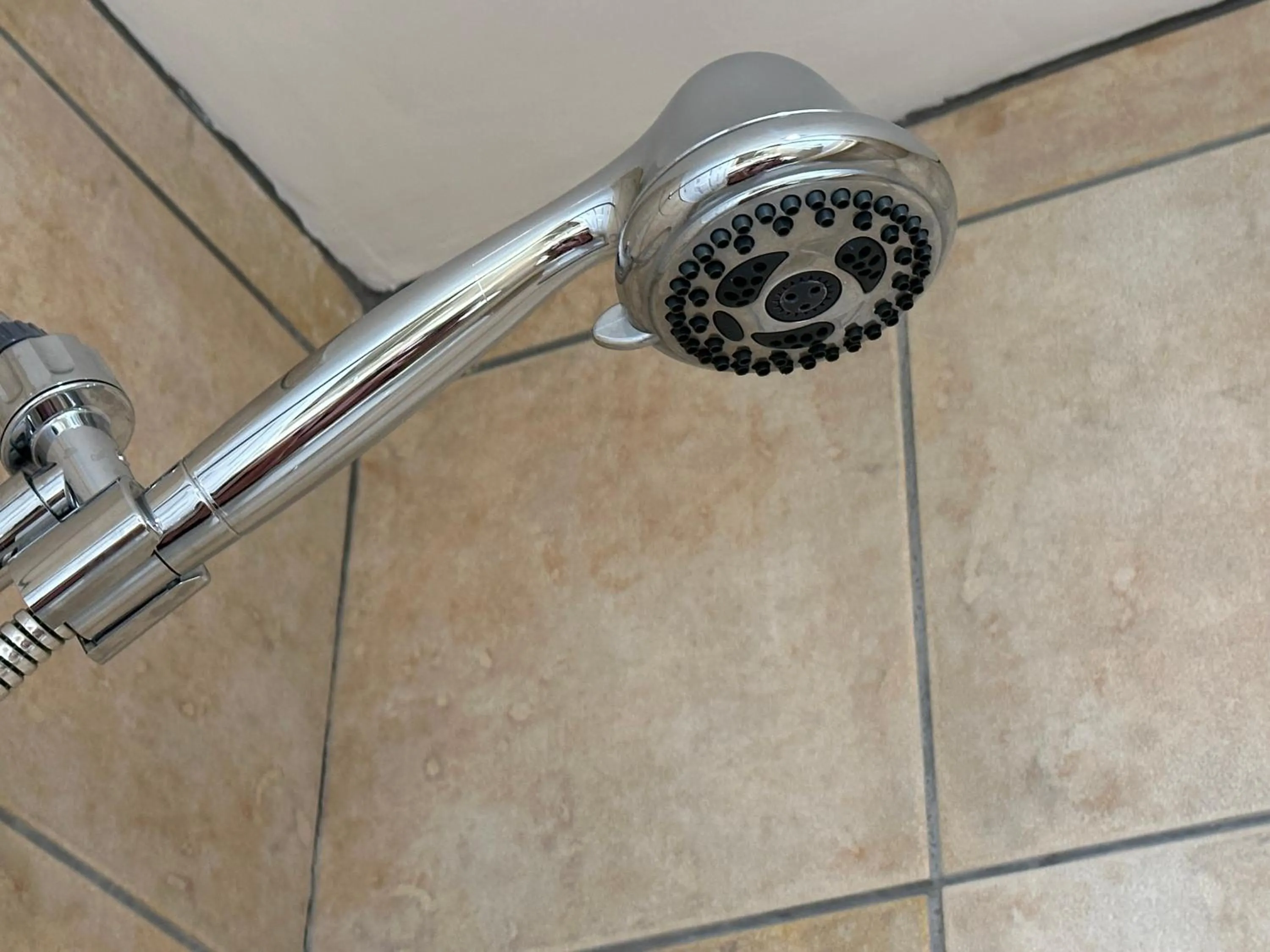 Shower in Motel Le Refuge