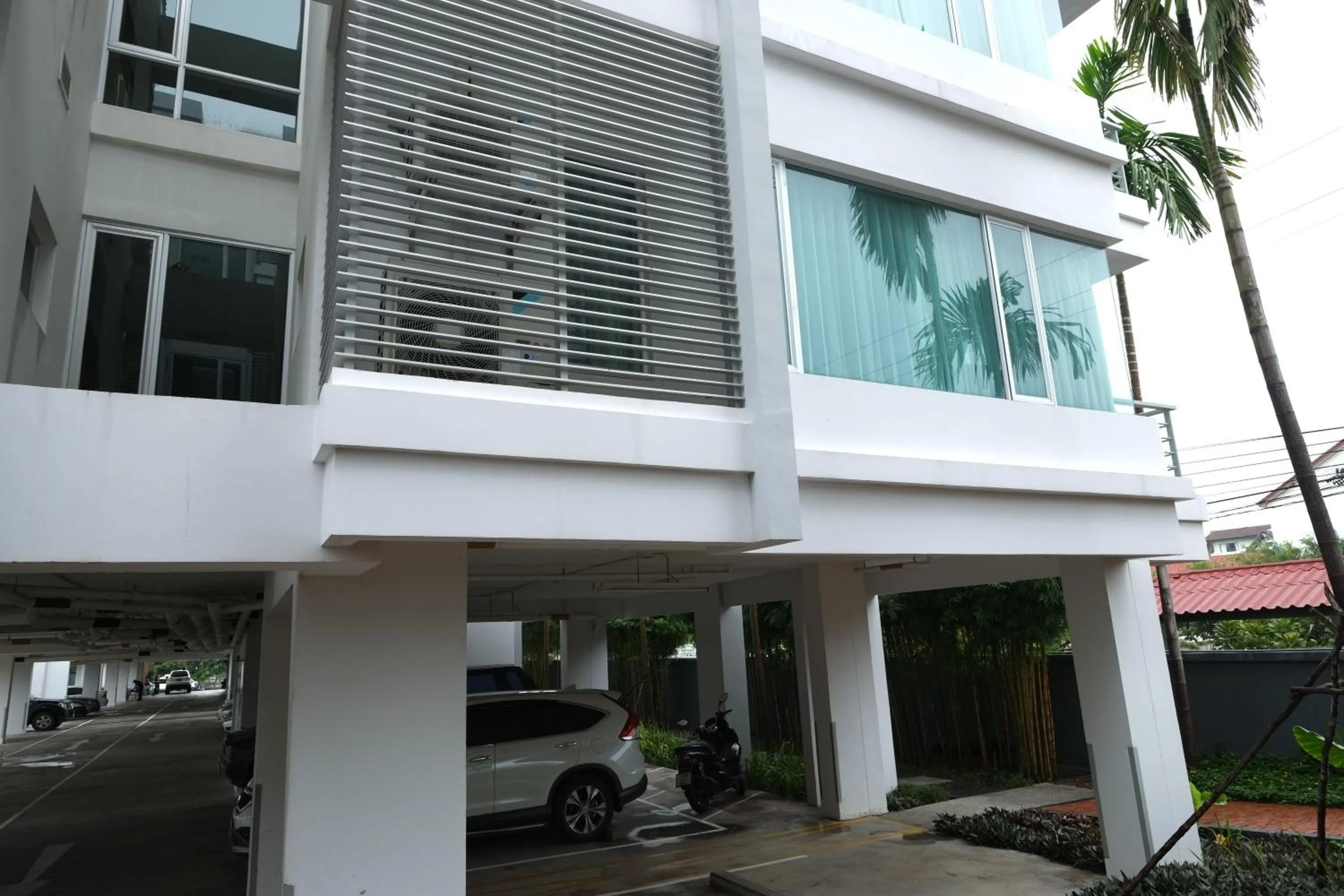 Facade/entrance in Baan Sandao D201