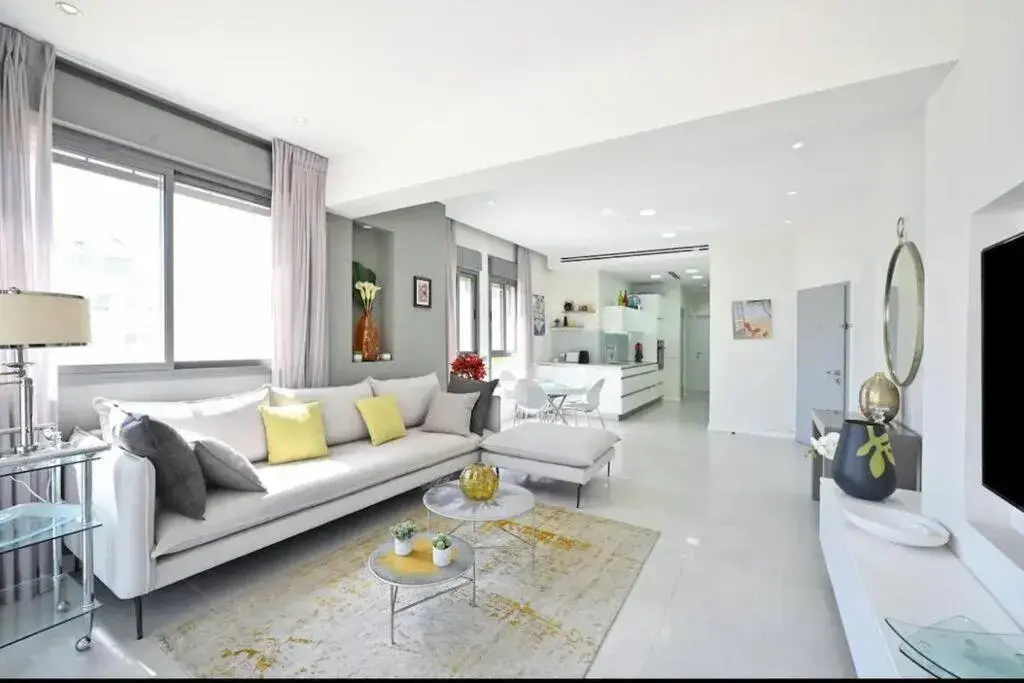 Seaside Apt Balcony&Parking ! Seaside Apt Balcony&Parking !