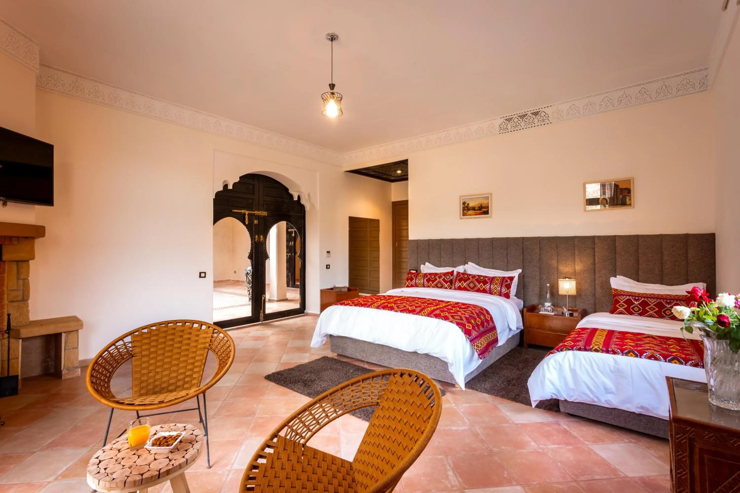 Communal lounge/ TV room, Bed in Atlas Luxury Garden