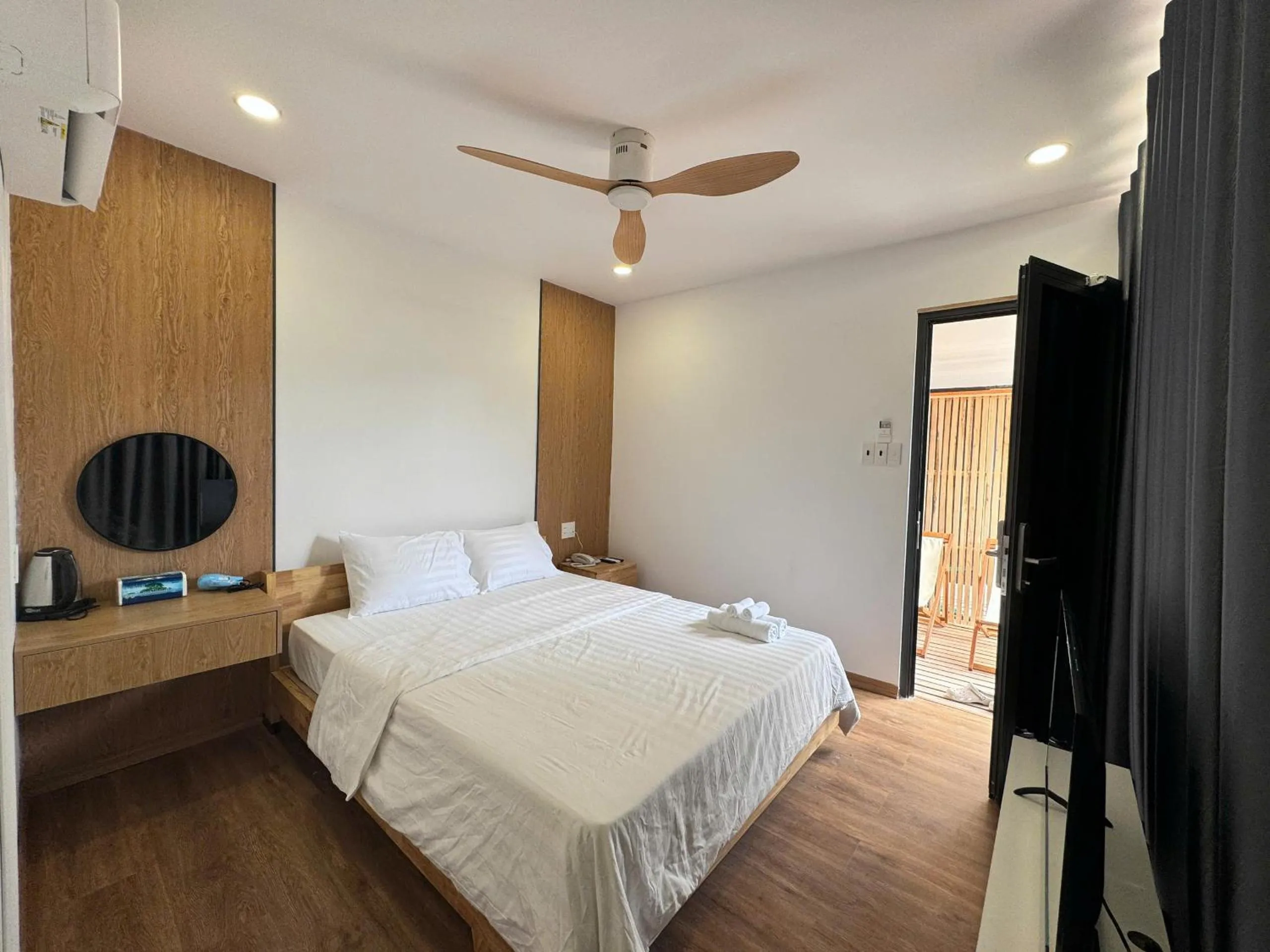 Bed in Wanderlust garden inn