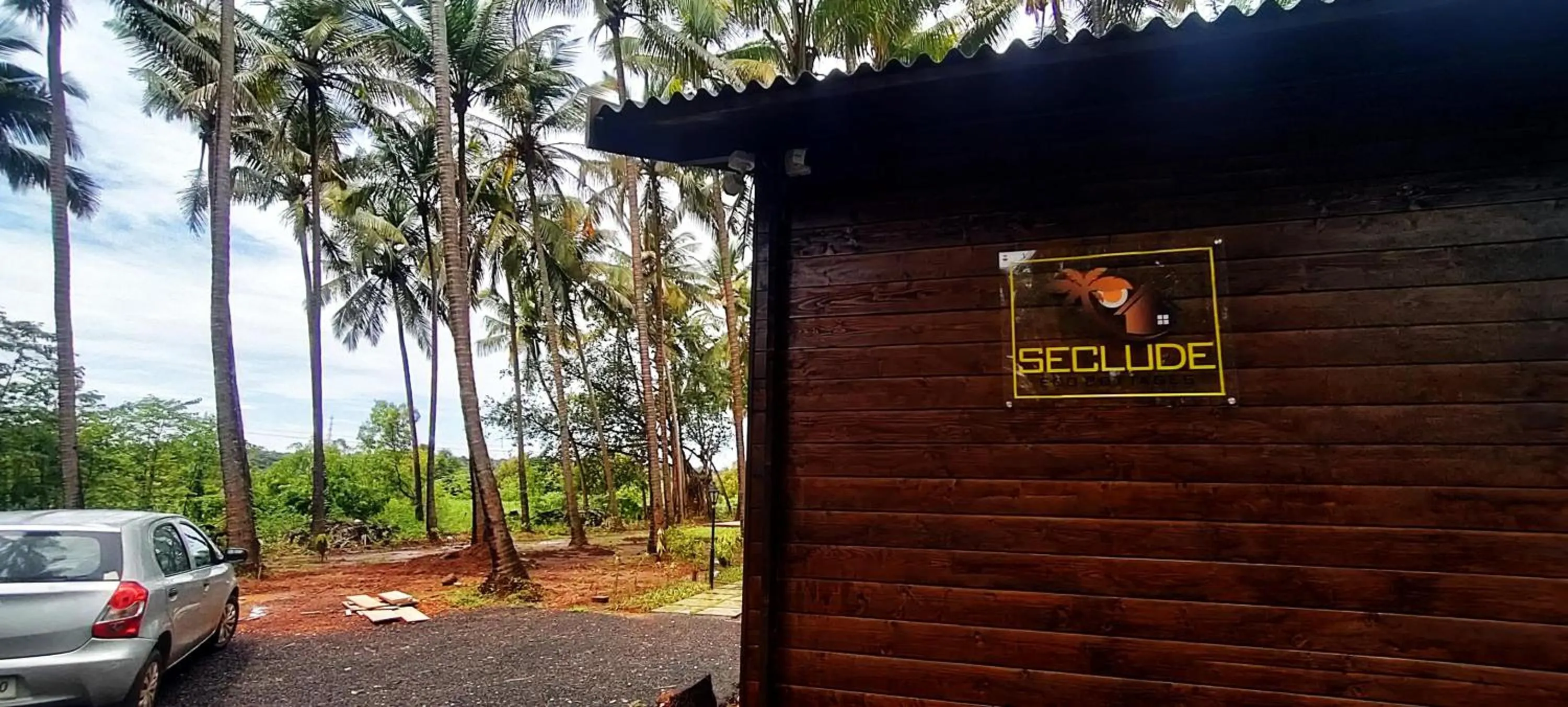 Logo/Certificate/Sign in Seclude Eco Cottages