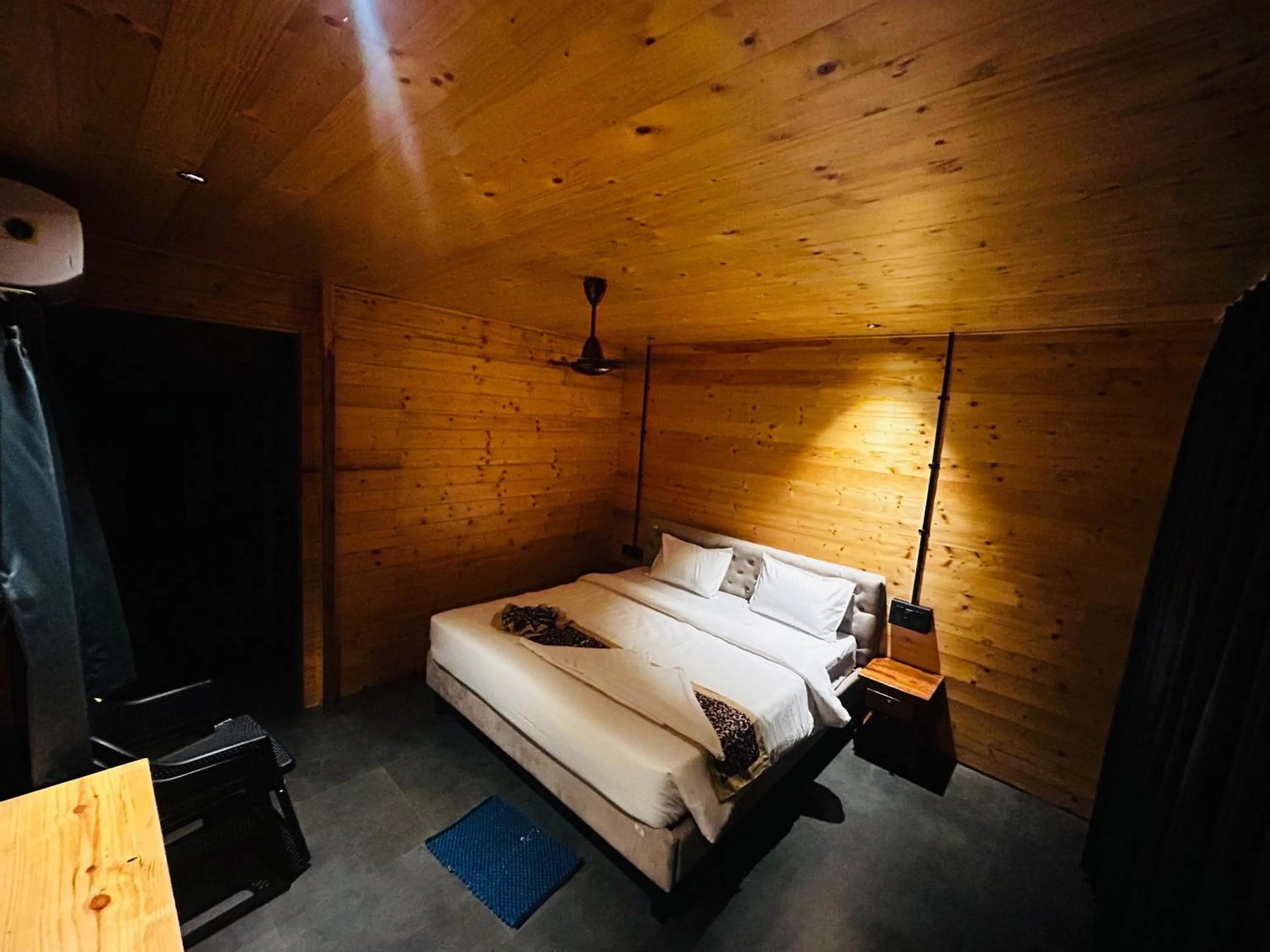 Photo of the whole room, Bed in Seclude Eco Cottages