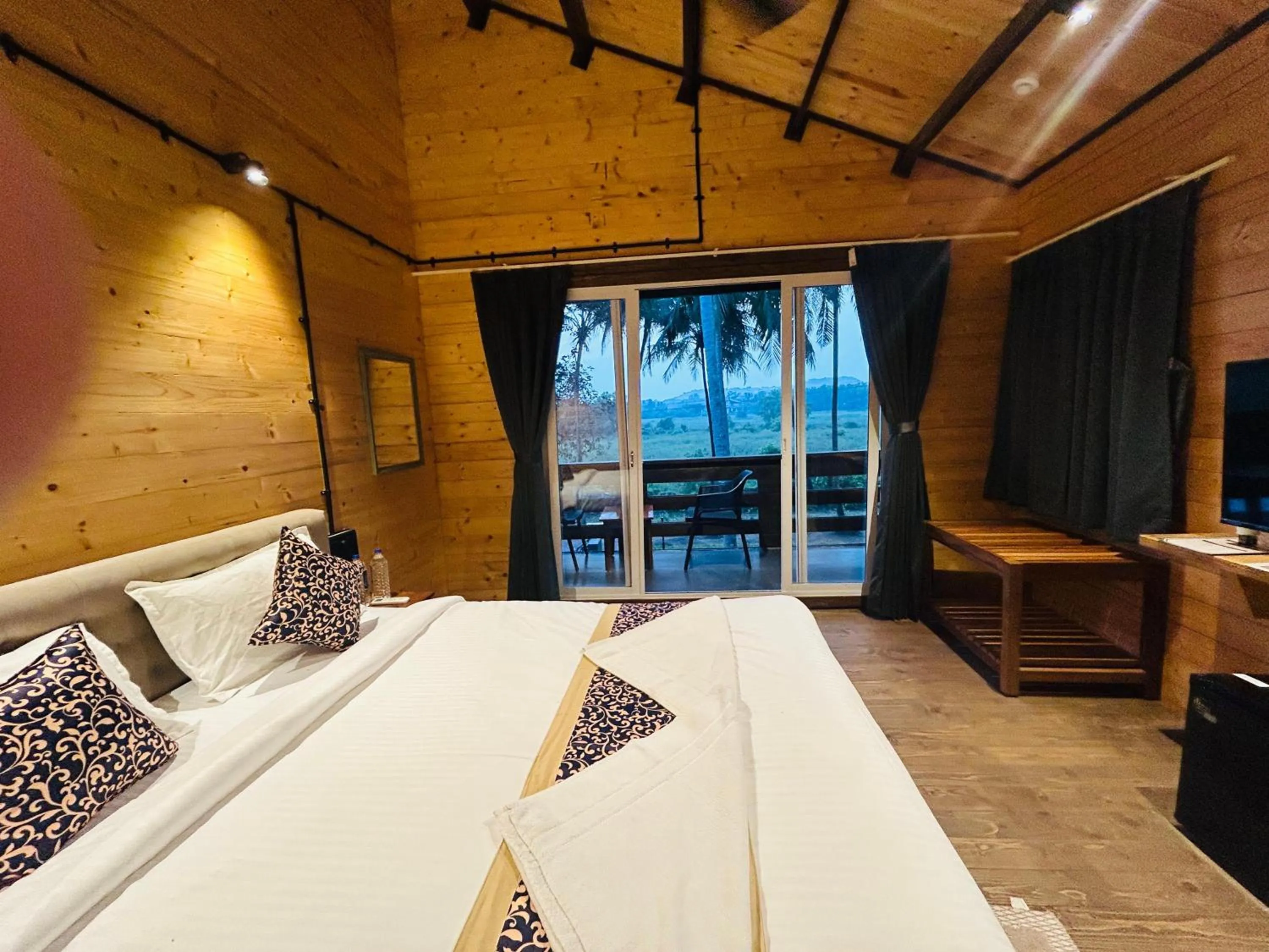 Bedroom, Bed in Seclude Eco Cottages