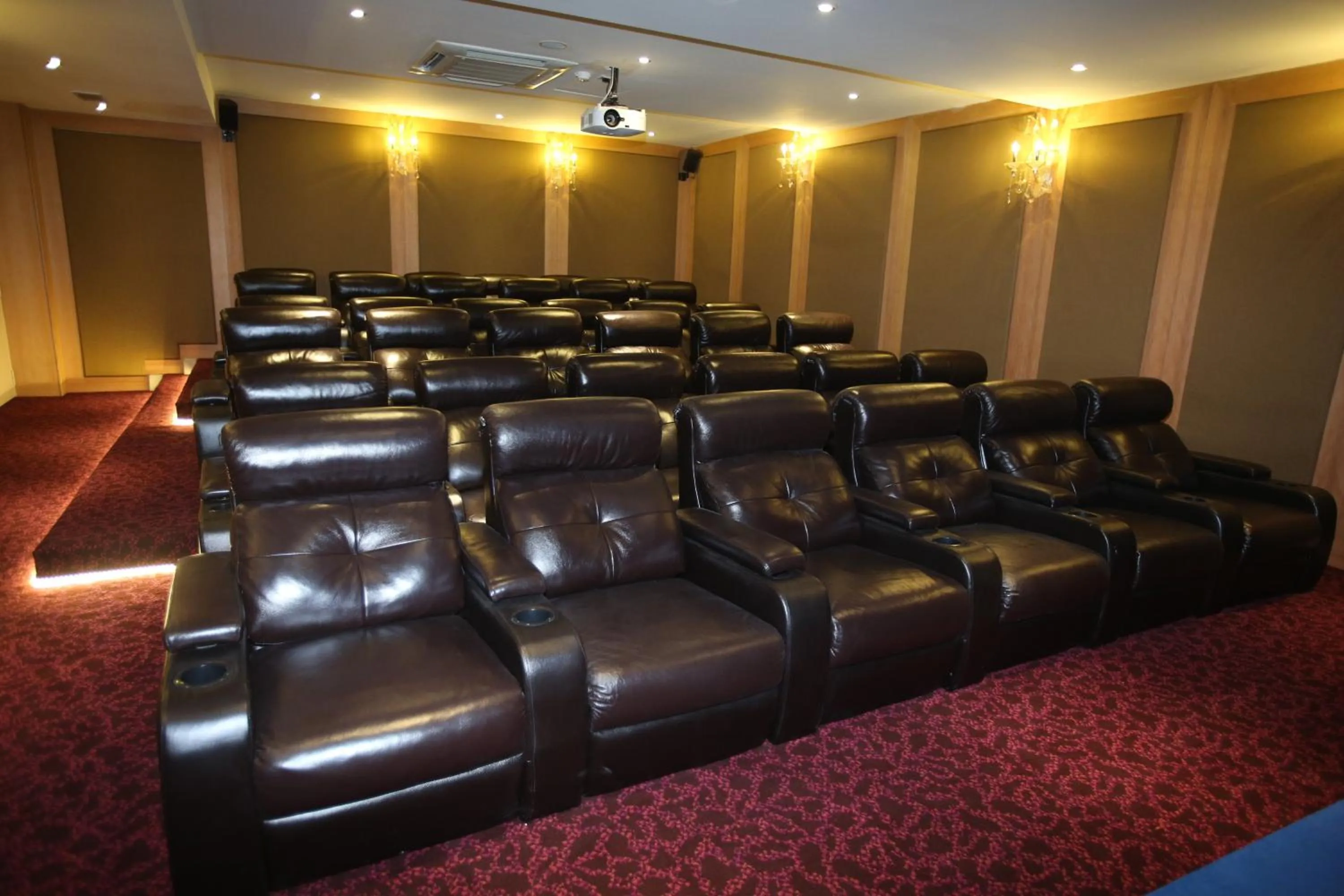 Communal lounge/ TV room in The Orchard Resort & Spa Melaka I World Spa Awards Winner I Free Access to Outdoor Spa Pool