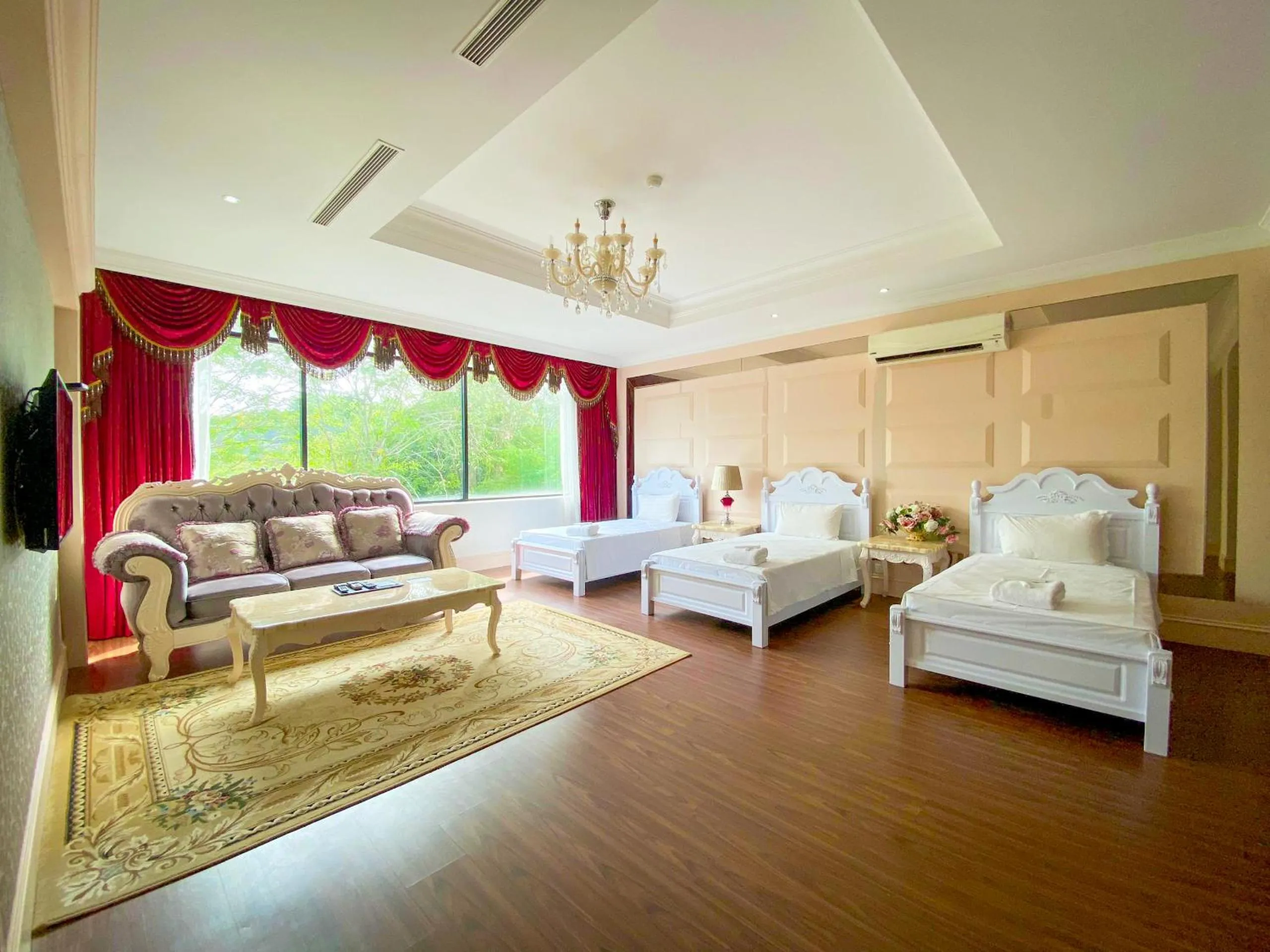 Bed in The Orchard Resort & Spa Melaka I World Spa Awards Winner I Free Access to Outdoor Spa Pool