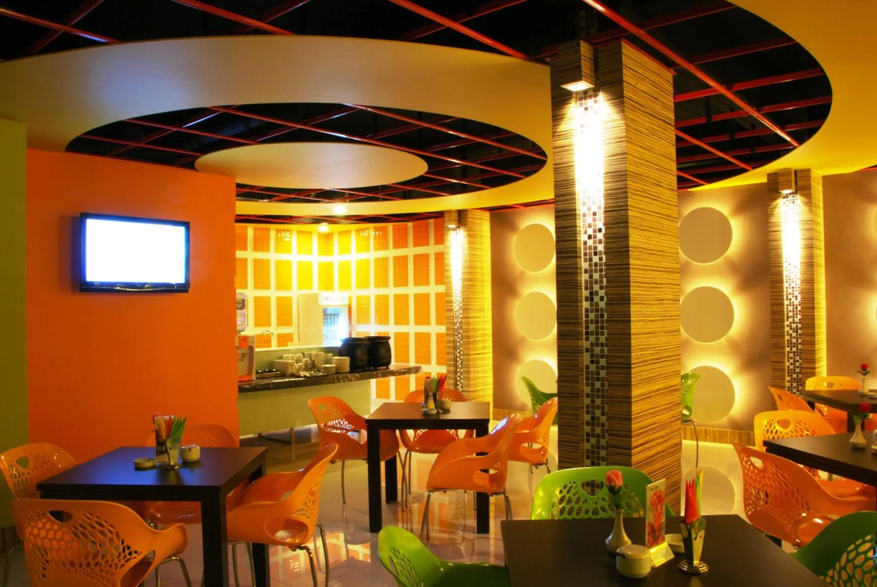 Restaurant/places to eat in Hotel Maximillian