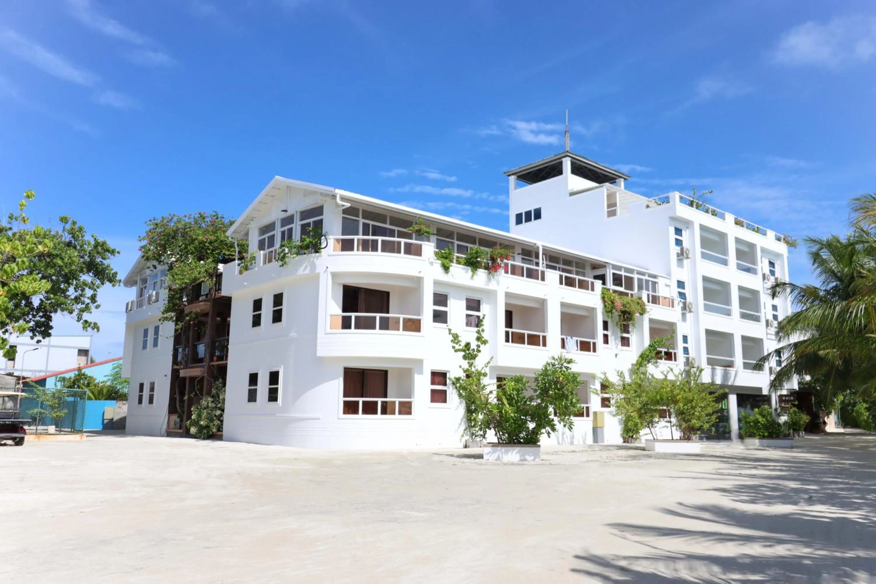 Property building in Rashu Hiyaa