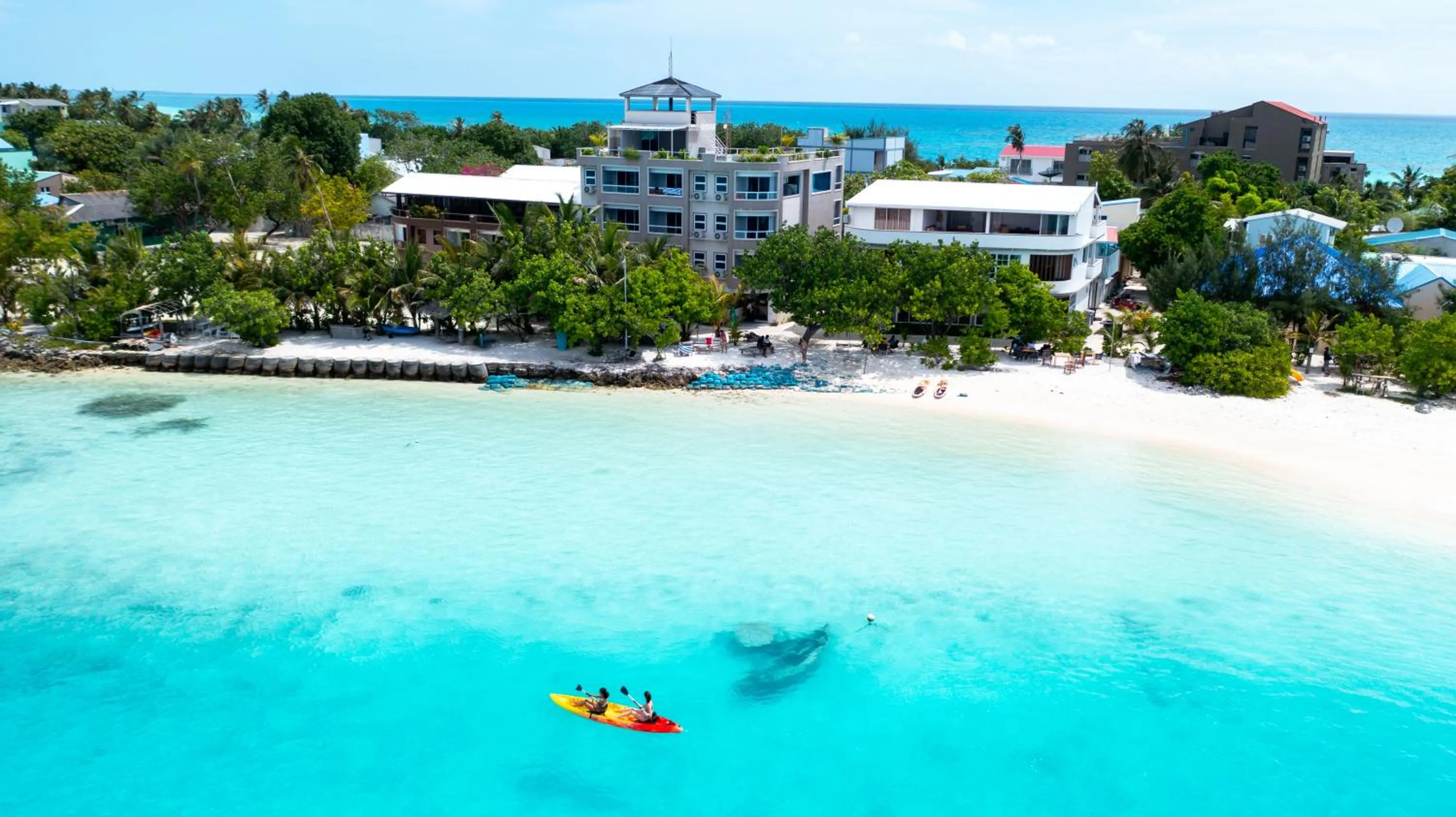 Property building in Rashu Hiyaa