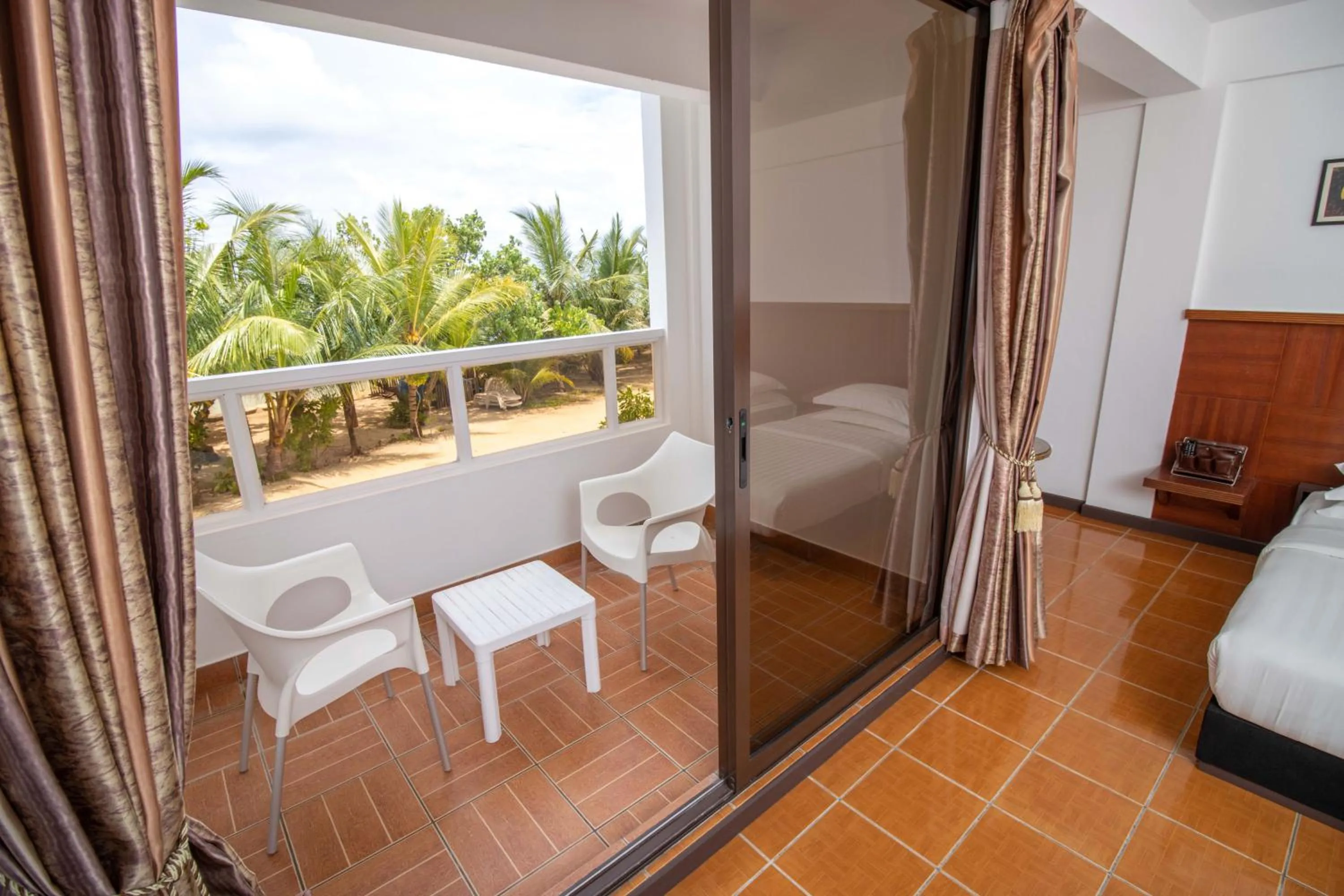 Balcony/Terrace, Bed in Rashu Hiyaa