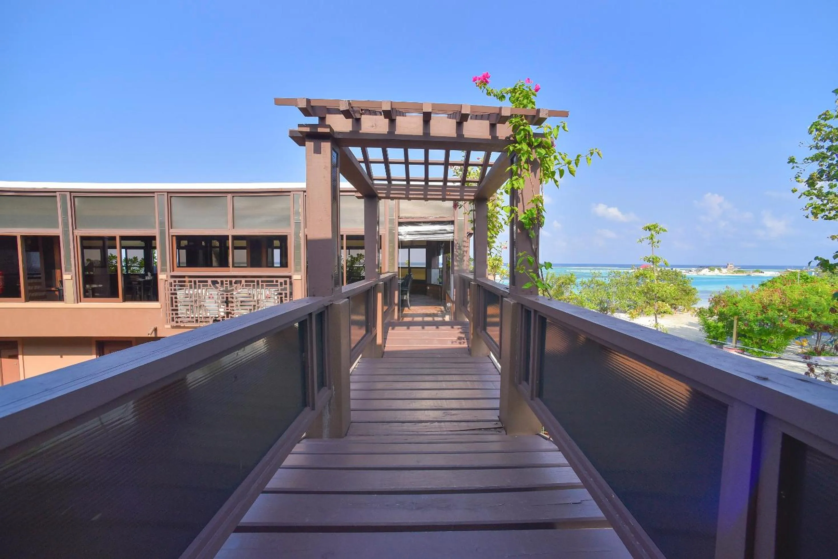 Area and facilities in Rashu Hiyaa