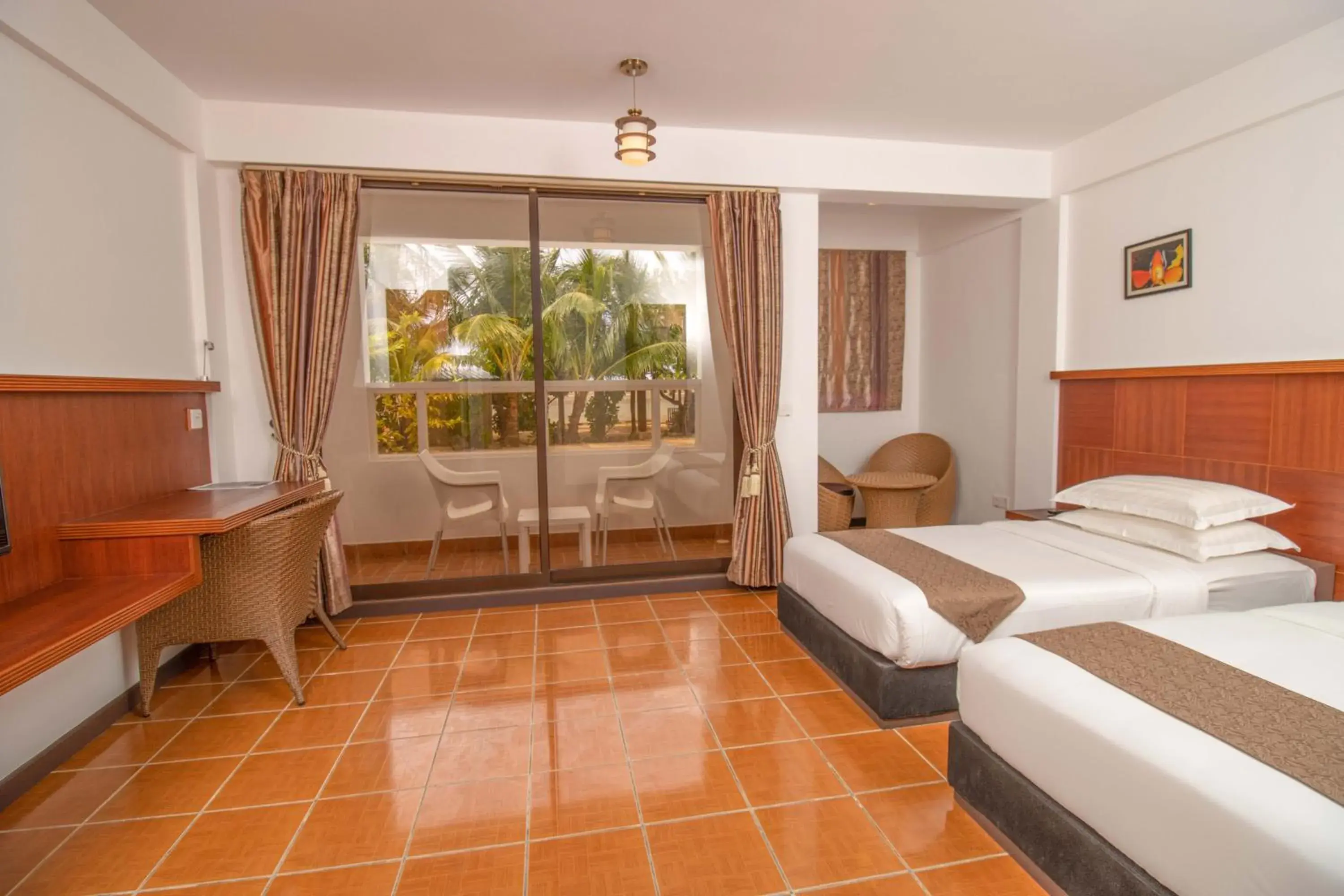 Deluxe Twin Room with Beach View in Rashu Hiyaa Deluxe Twin Room with Beach View in Rashu Hiyaa