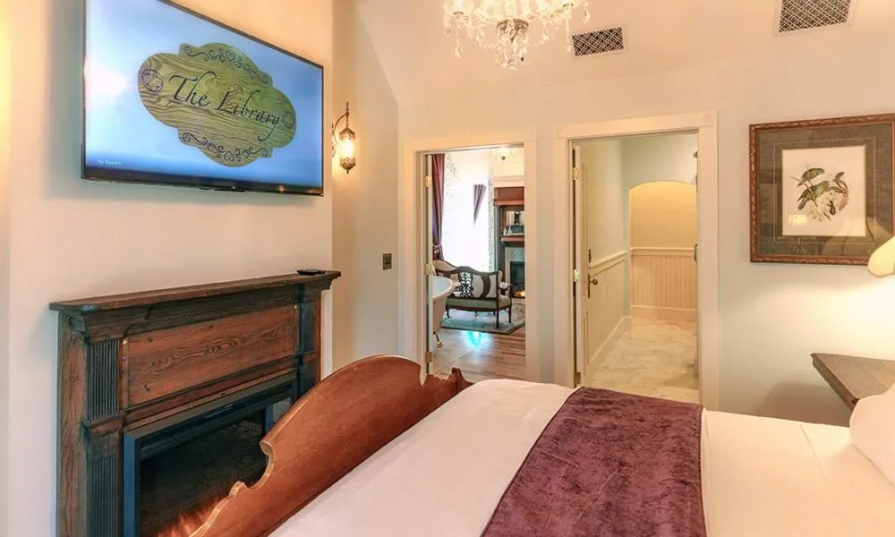 Bed in Sunbright Inn