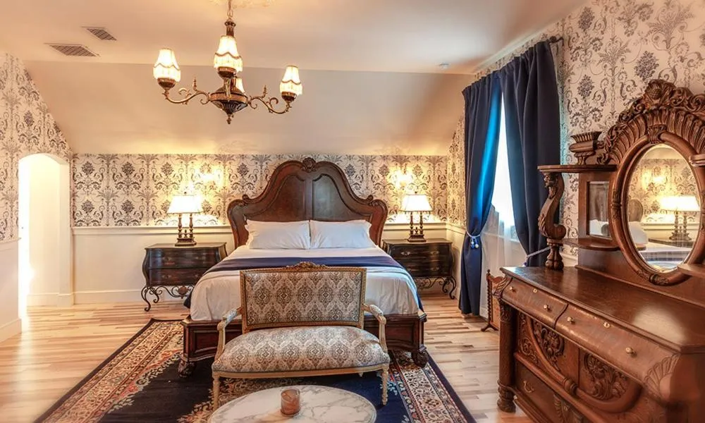 Bed in Sunbright Inn