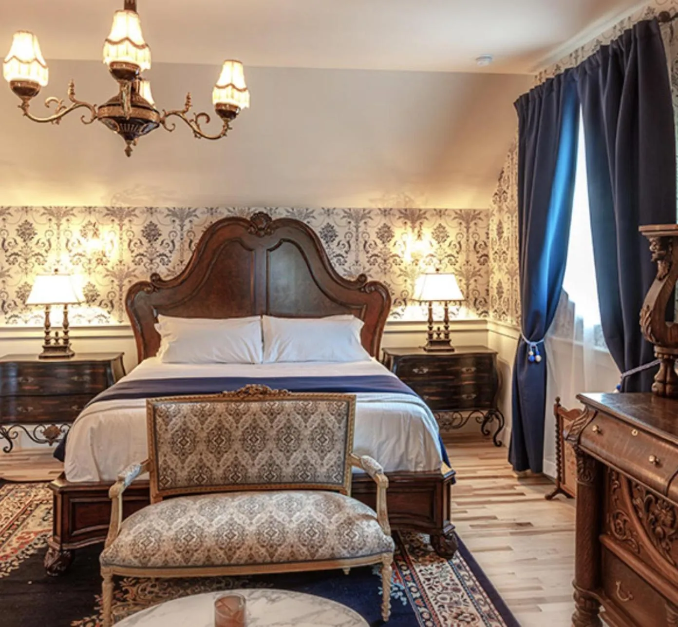 Bed in Sunbright Inn