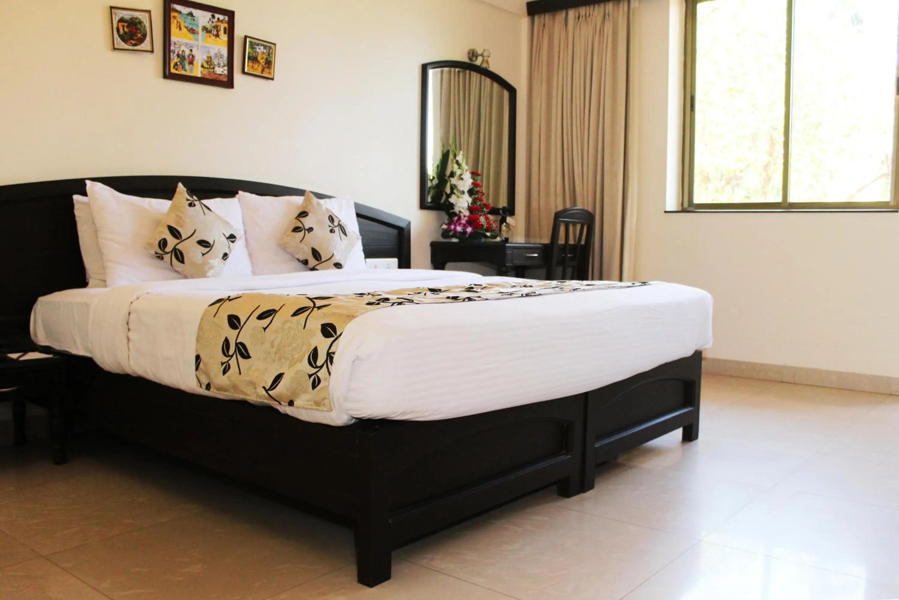 Bedroom, Bed in Calangute Towers - AM Hotel Kollection