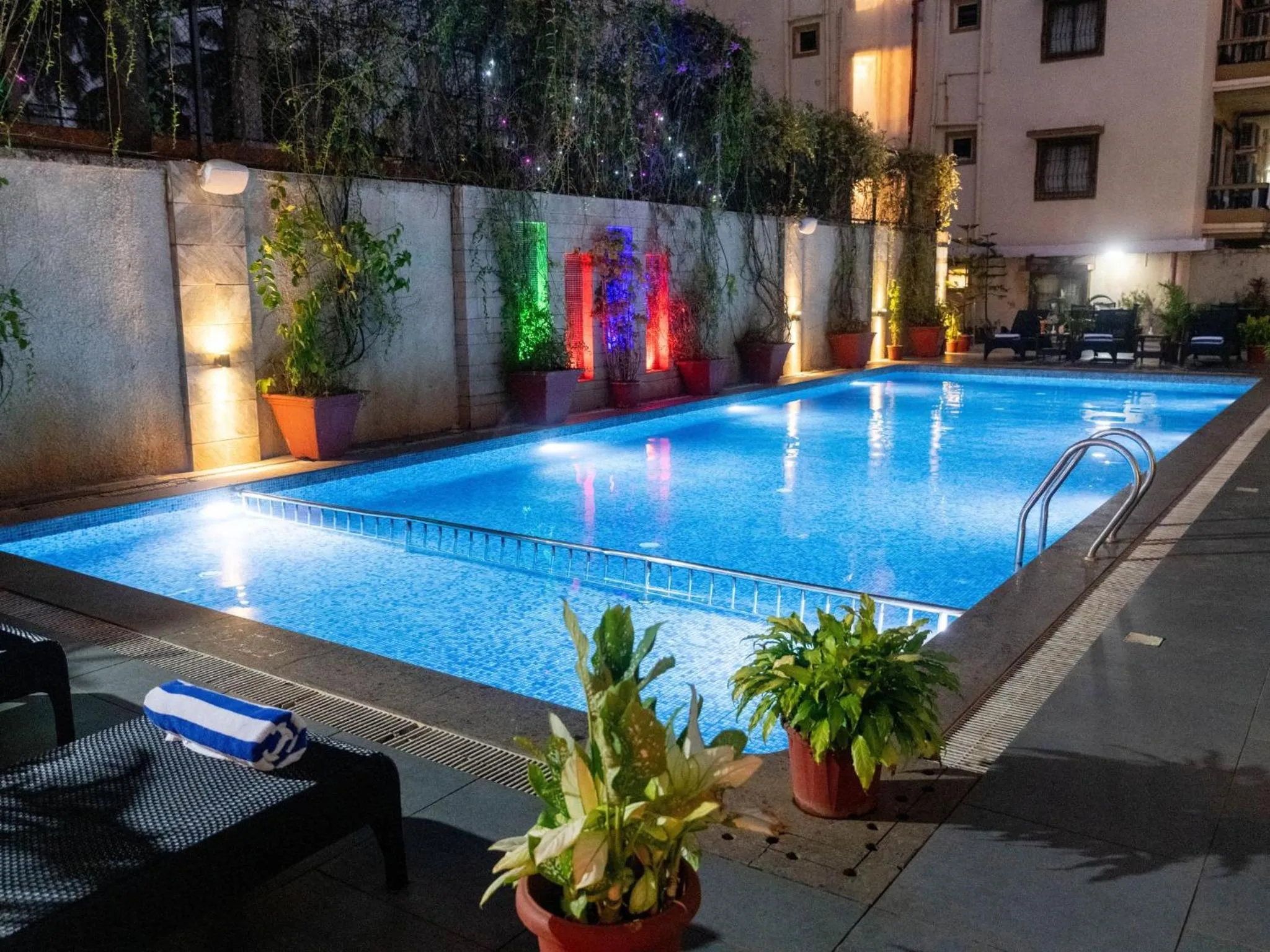 Swimming pool in Calangute Towers - AM Hotel Kollection