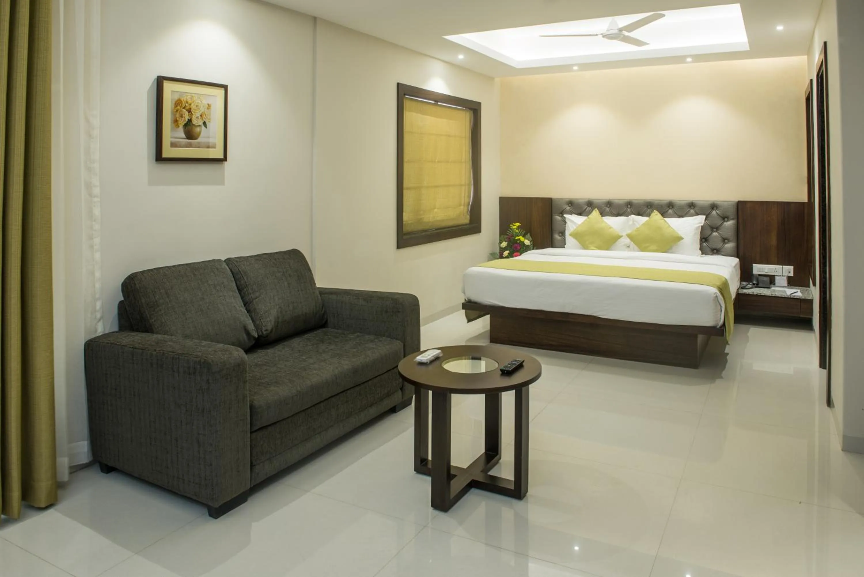 Photo of the whole room, Bed in Calangute Towers - AM Hotel Kollection