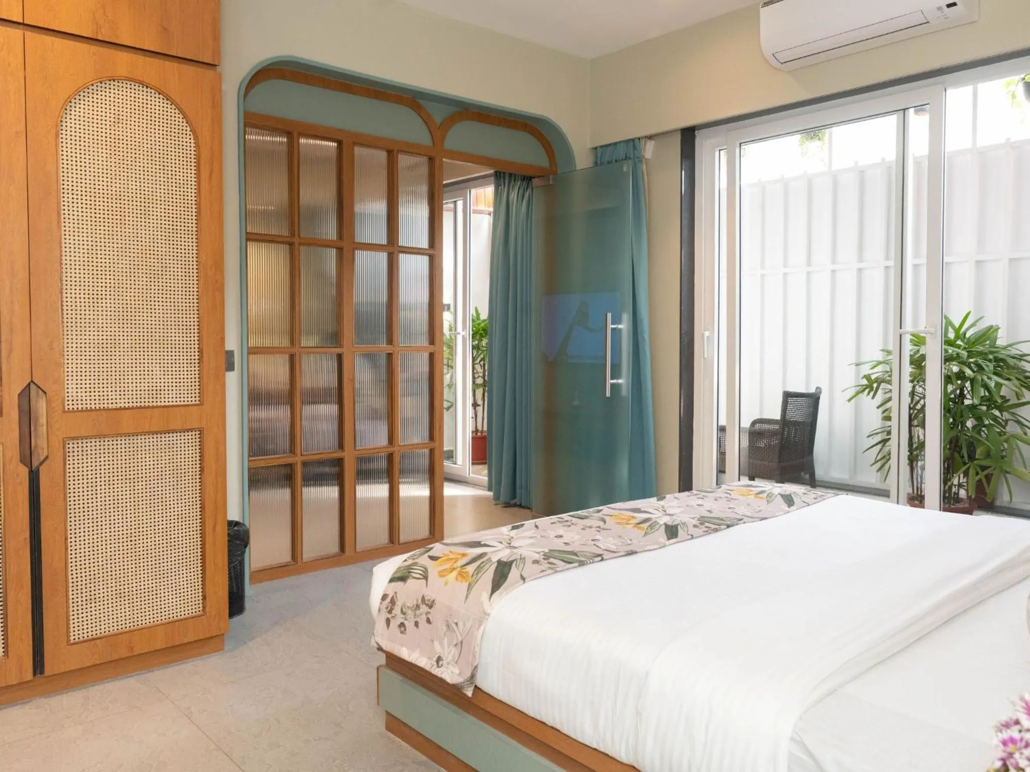 Bed in Calangute Towers - AM Hotel Kollection