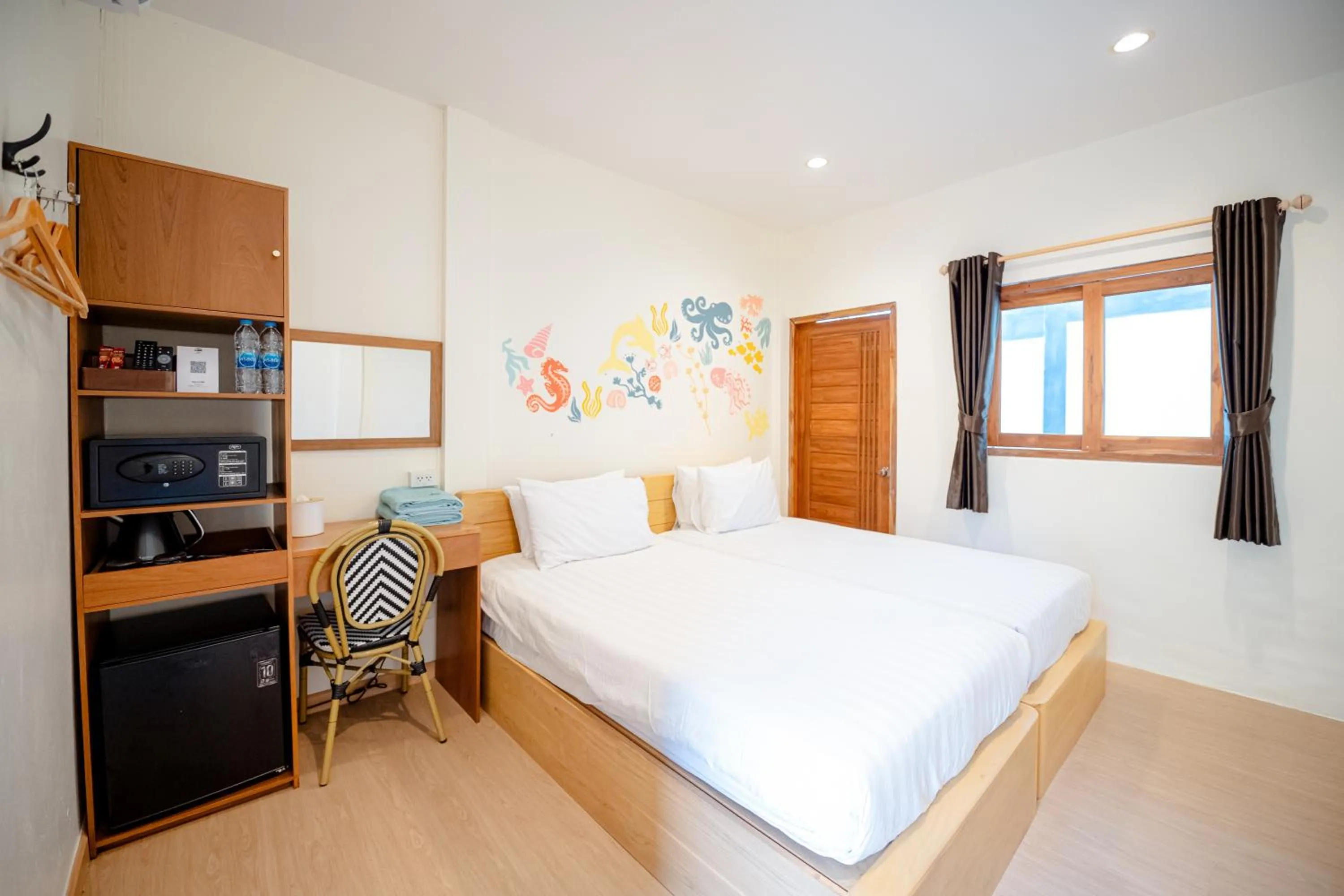 Photo of the whole room, Bed in Samed Seaside Resort