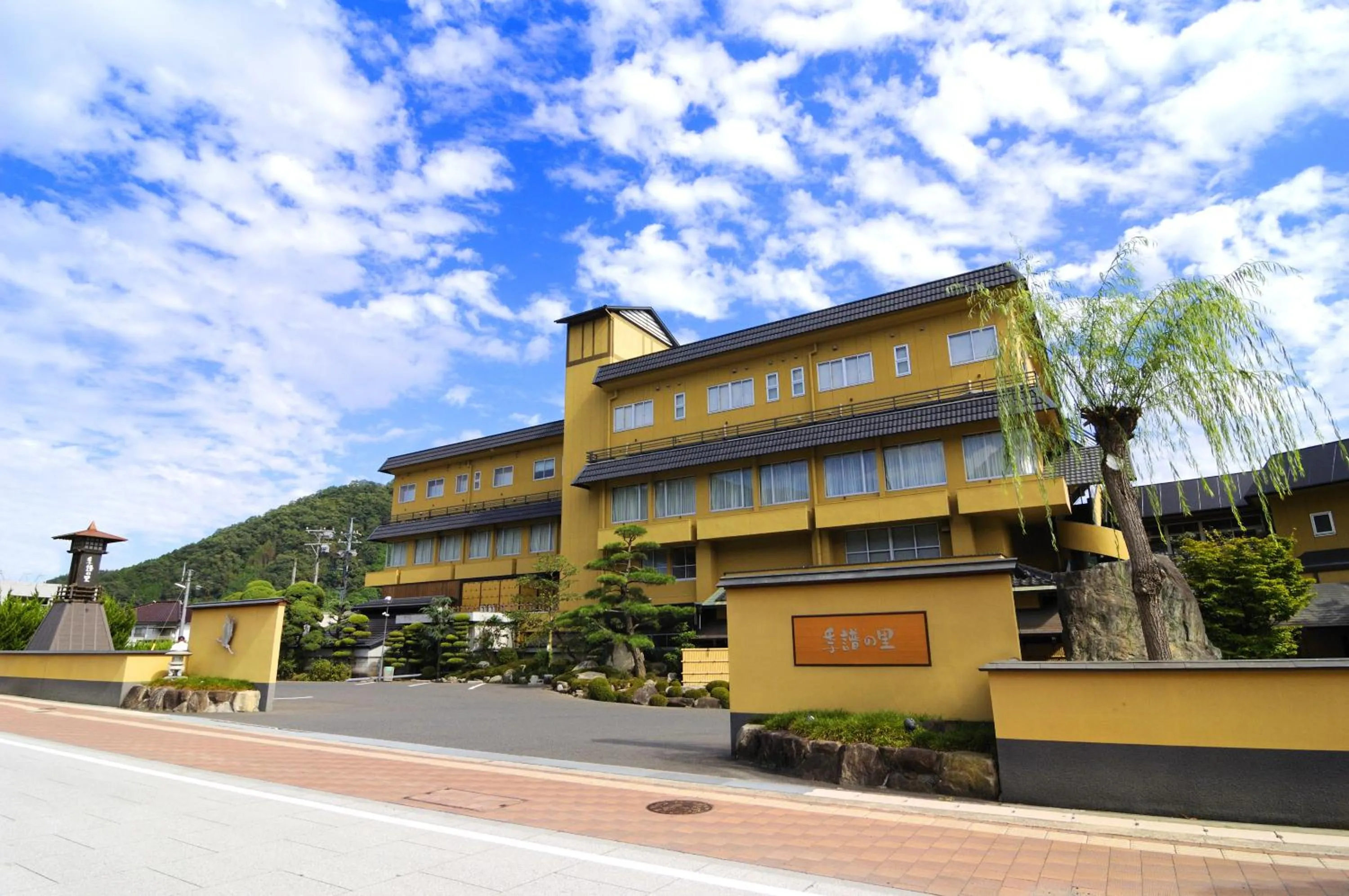 Facade/entrance in Kifuno Sato