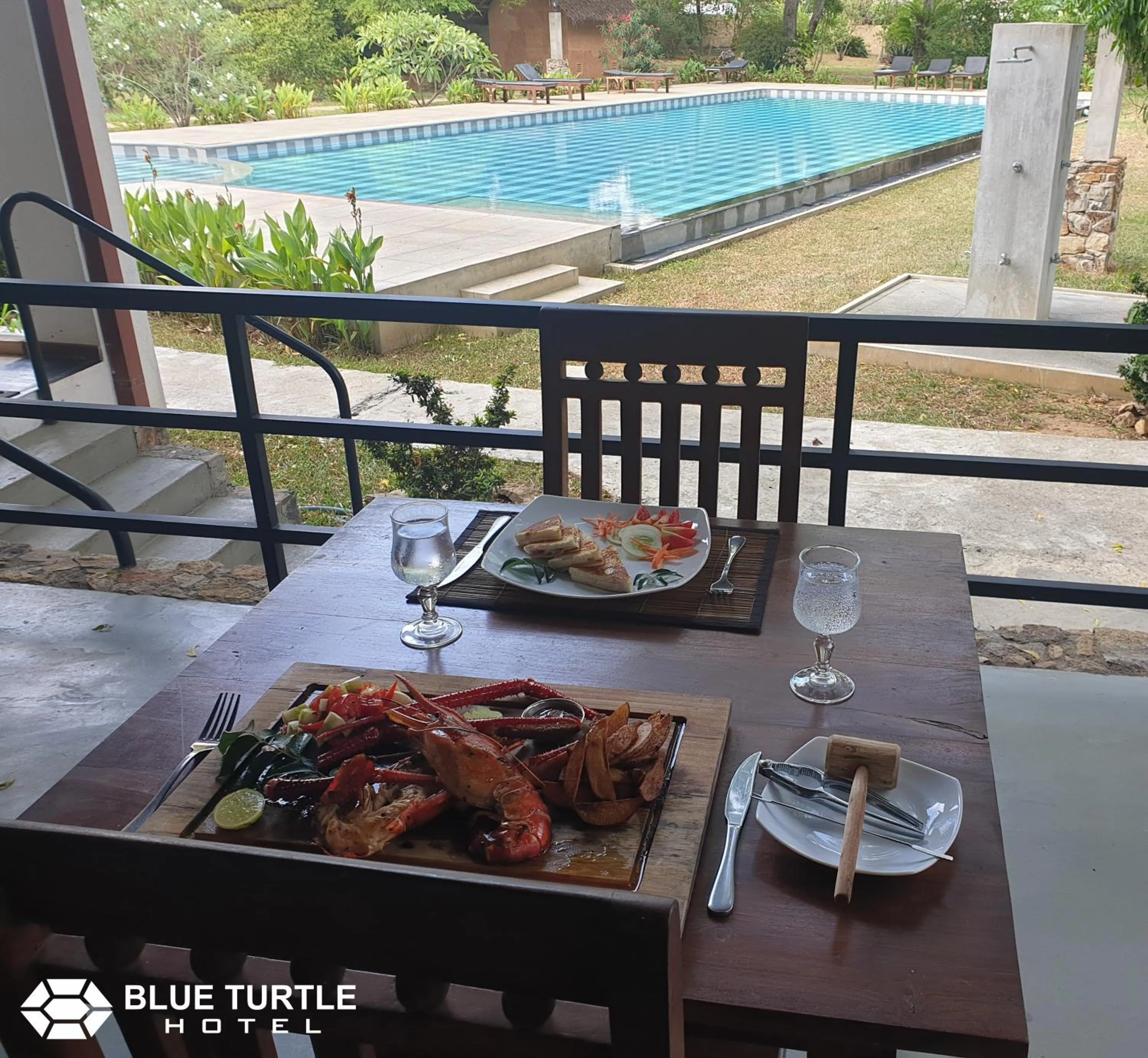 Food and drinks in Blue Turtle Hotel