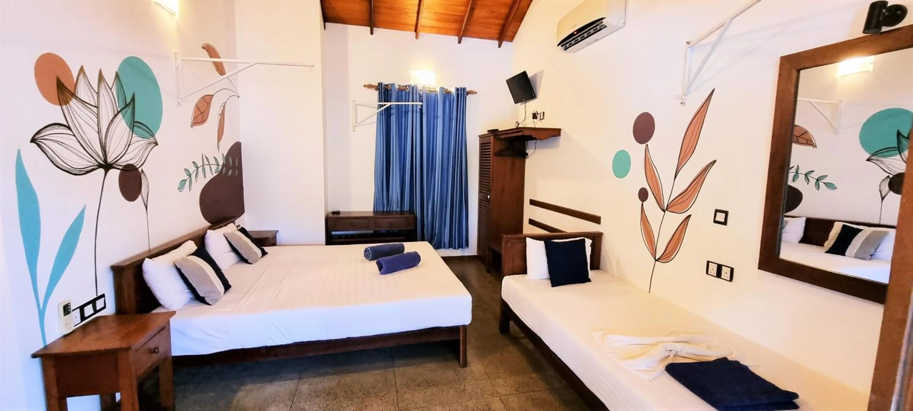 Bedroom, Bed in Blue Turtle Hotel