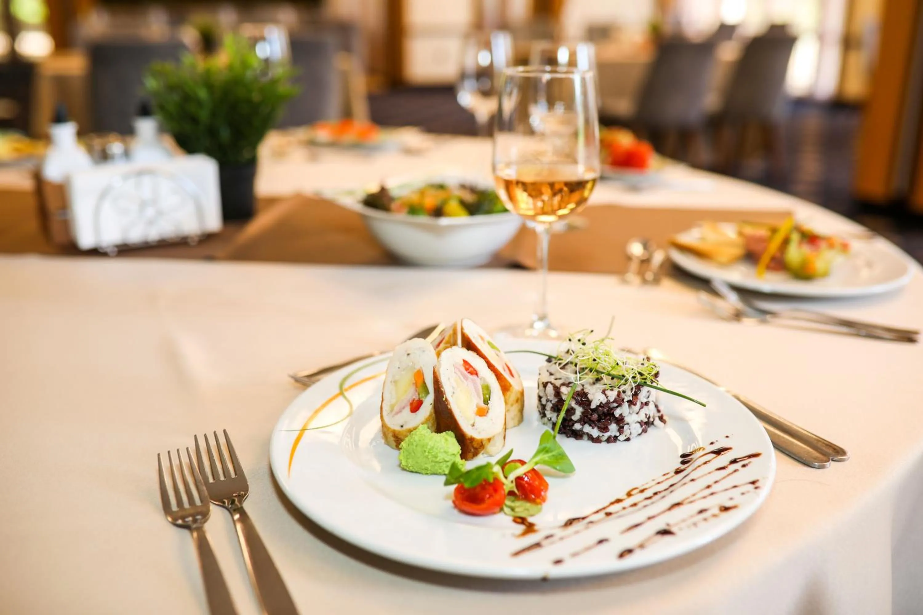 Restaurant/places to eat in Emerald Beach Resort & Spa