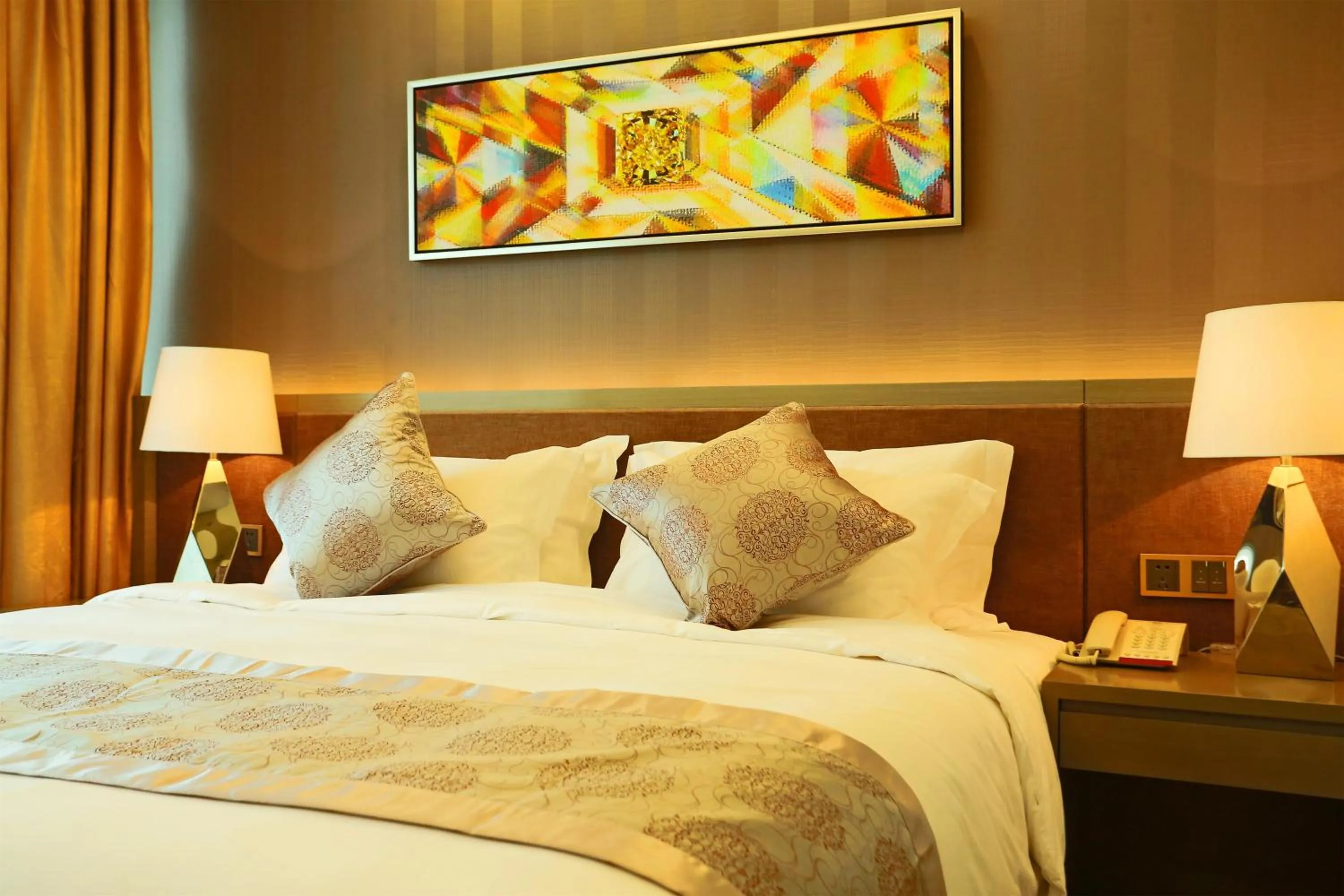 Bed in Shenzhen Baoan PLUS Gems Cube Hotel