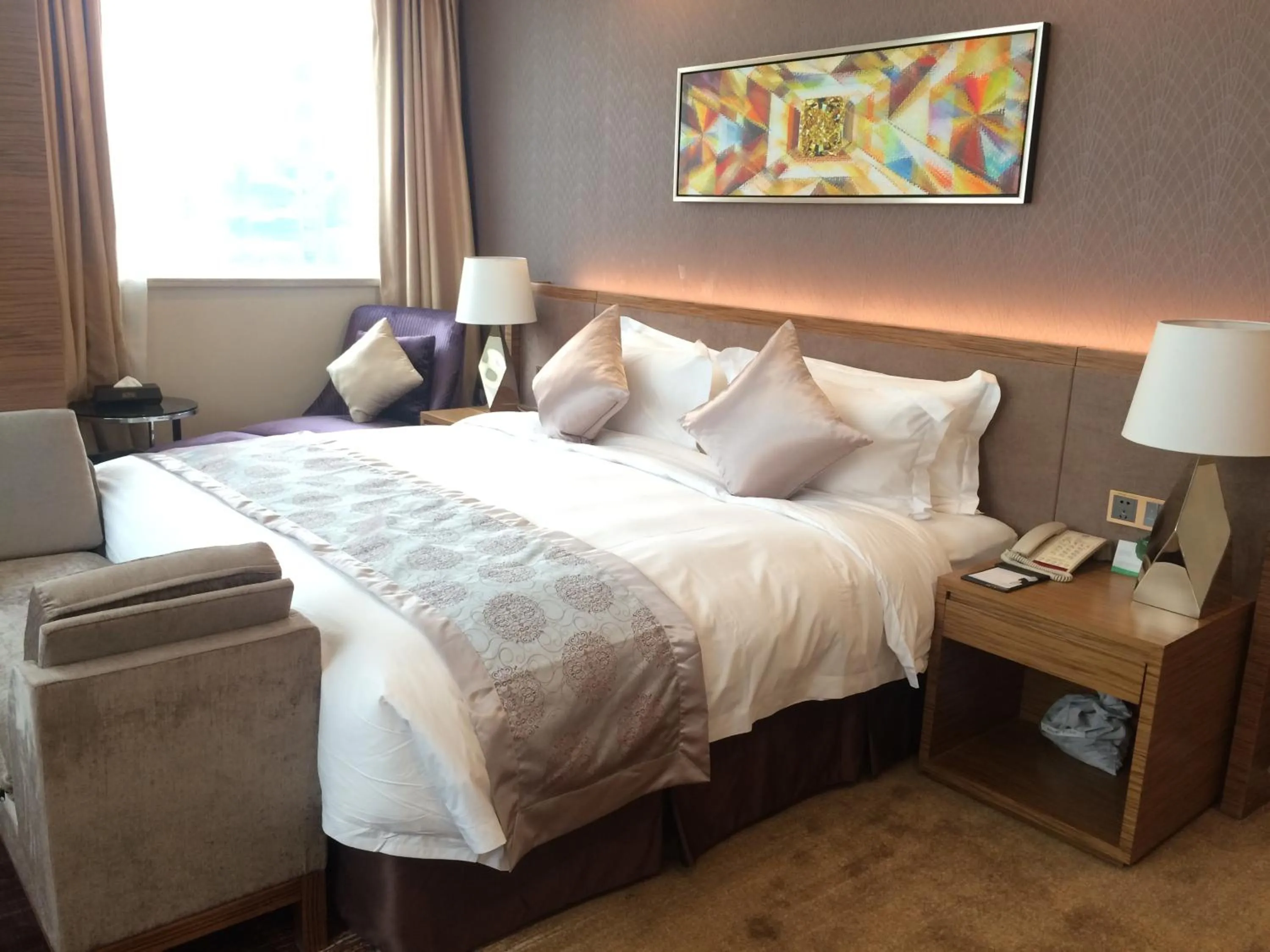 Bed in Shenzhen Baoan PLUS Gems Cube Hotel