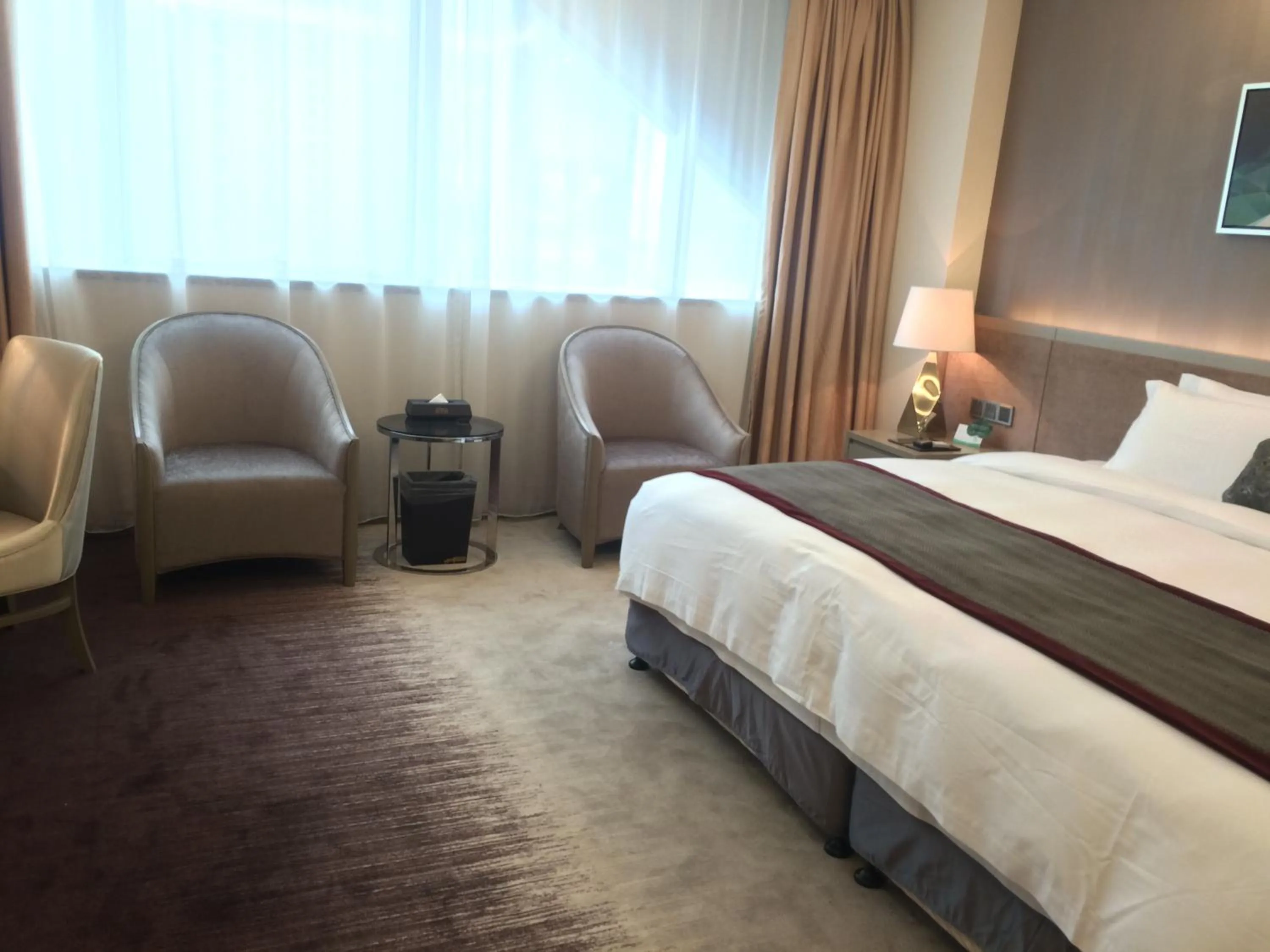 Bed in Shenzhen Baoan PLUS Gems Cube Hotel