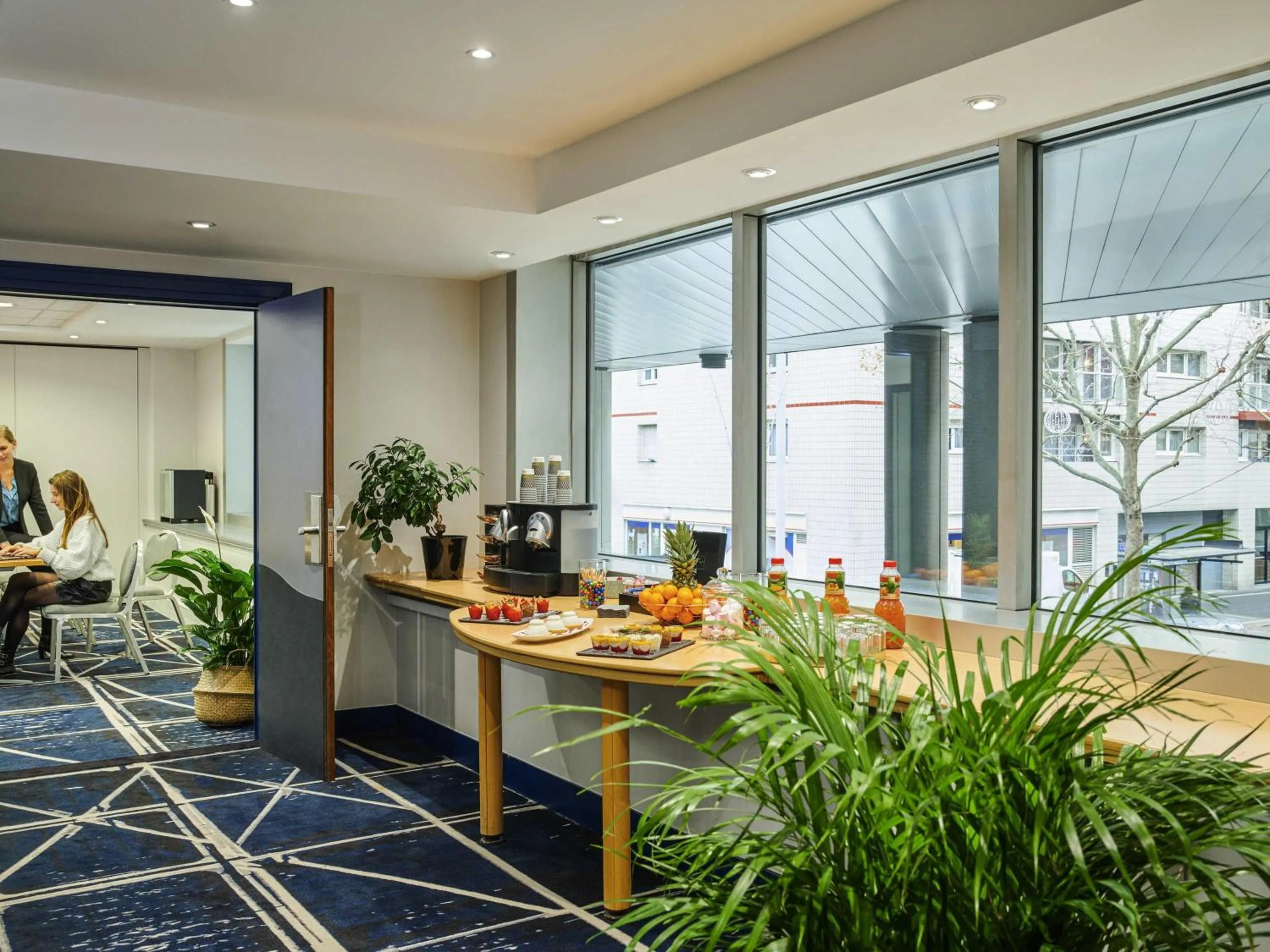 Meeting/conference room in Residence Mercure Paris La Defense Grande Arche