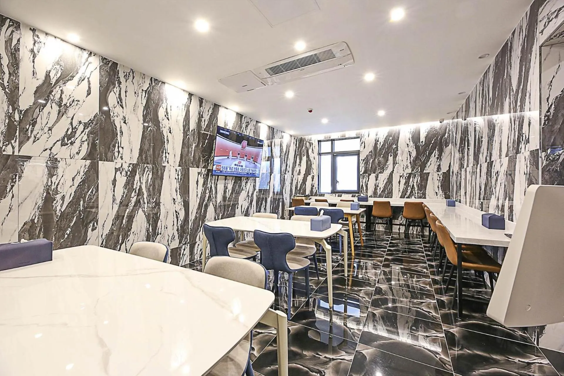 Daegu Hotel Series Lions Park