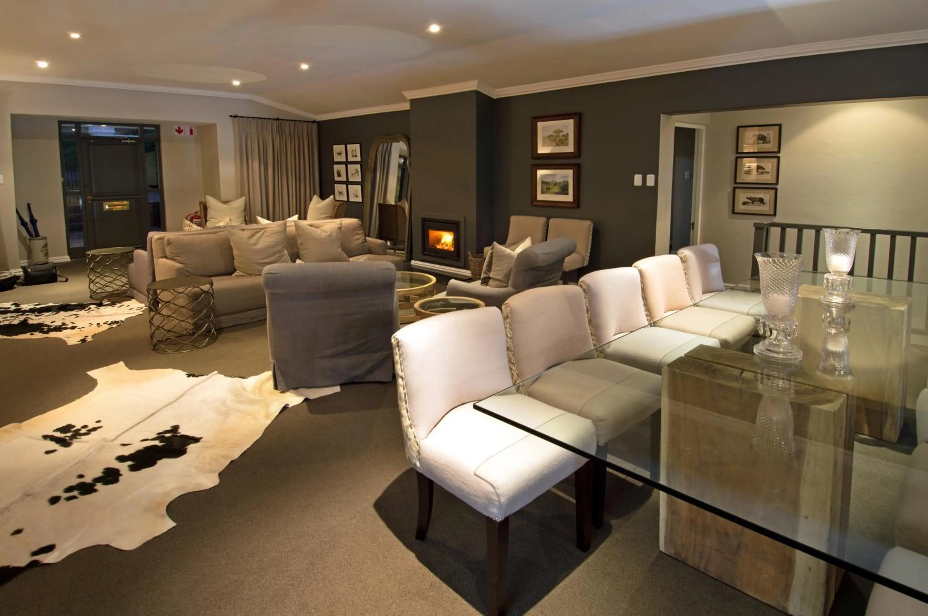 Living room in 8A Grahamstown by The Oyster Collection