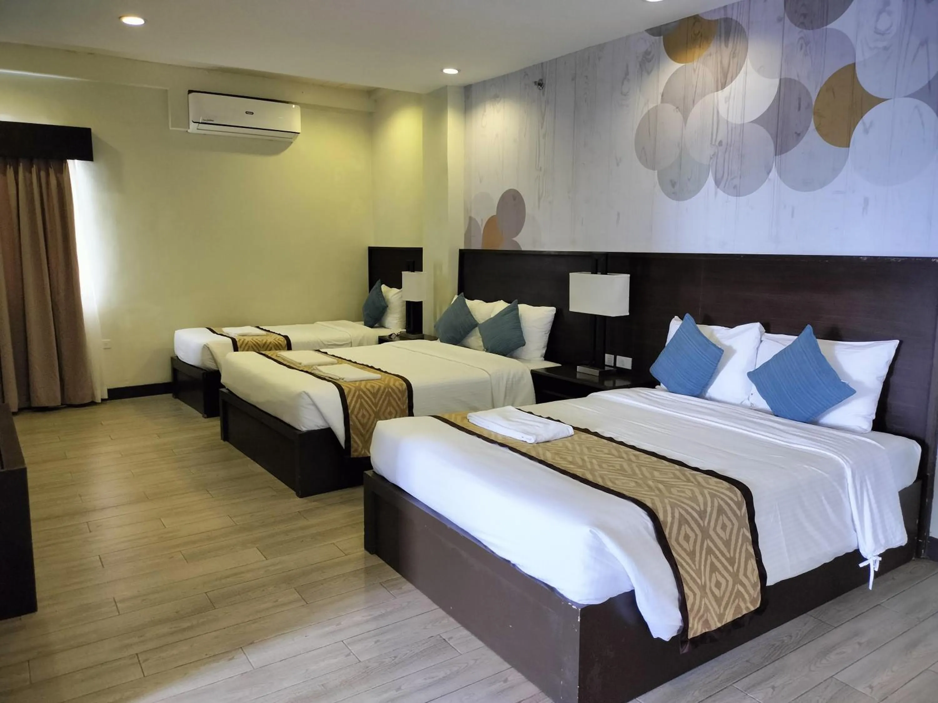 Bed in Whitewoods Convention and Leisure Hotel