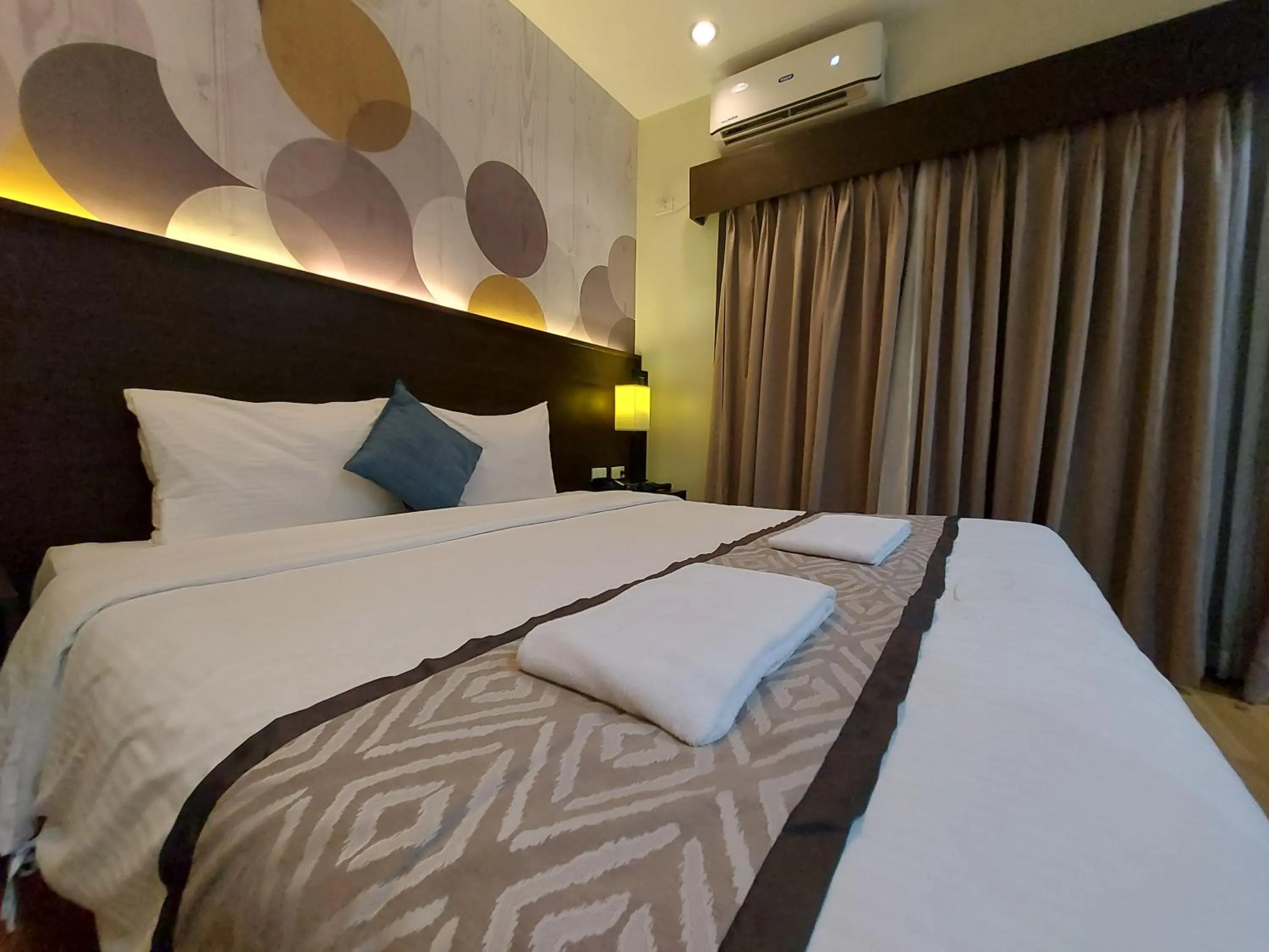 Bed in Whitewoods Convention and Leisure Hotel